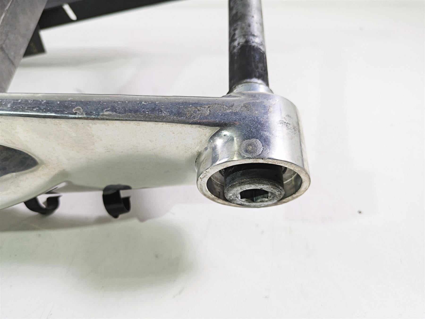 2006 Harley VRSCR Street V-Rod Rear Swingarm & Guards 48372-05 {{ shop.shopifyCountryName }} - Mototech271