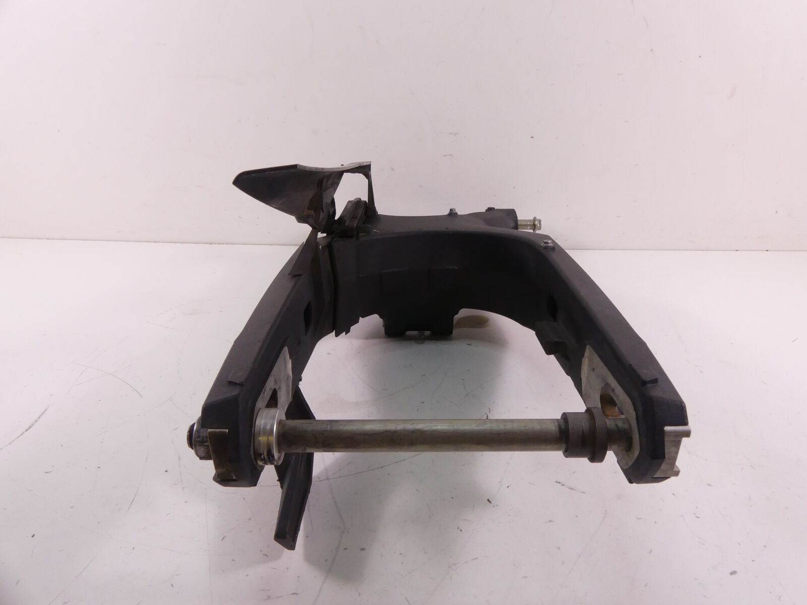 2014 Triumph Tiger 800 ABS Rear Suspension Swingarm Swing Arm + Axle T2052501 {{ shop.shopifyCountryName }} - Mototech271