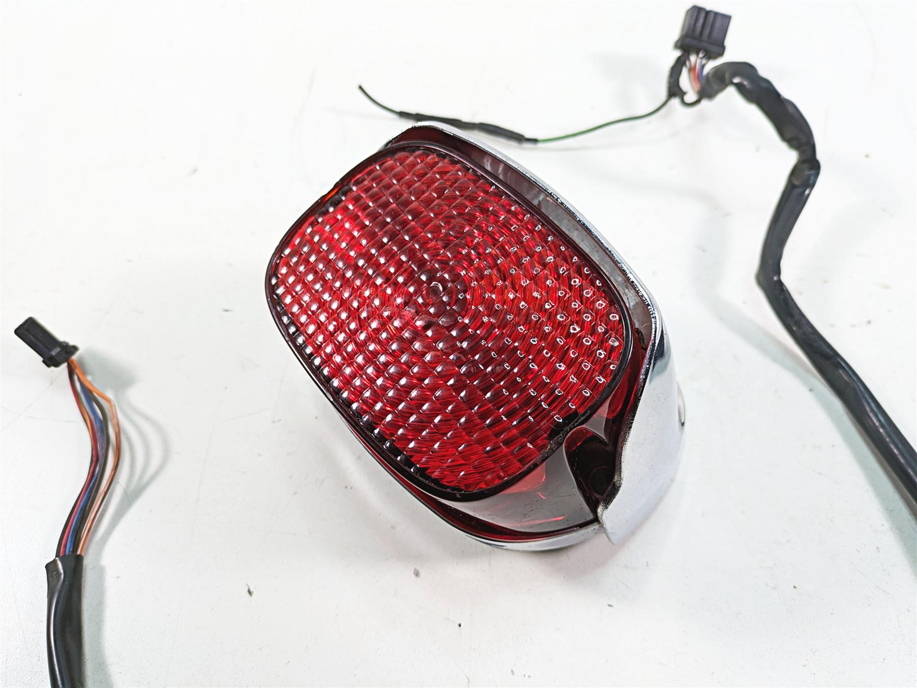 1999 Harley Dyna FXDL Low Rider Taillight Tail Light & Wiring 68066-99 68140-04 {{ shop.shopifyCountryName }} - Mototech271