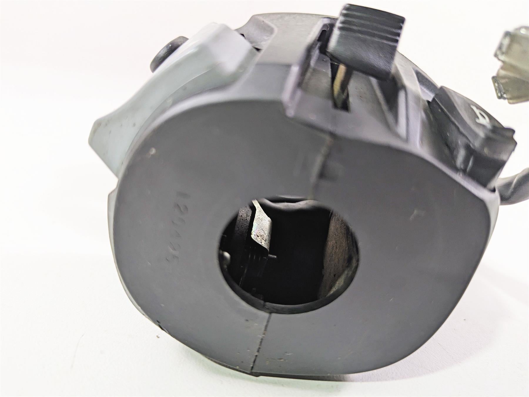 2023 Suzuki GSX1300 RR Hayabusa Left Blinker Control Switch - Read 37400-10L01 {{ shop.shopifyCountryName }} - Mototech271