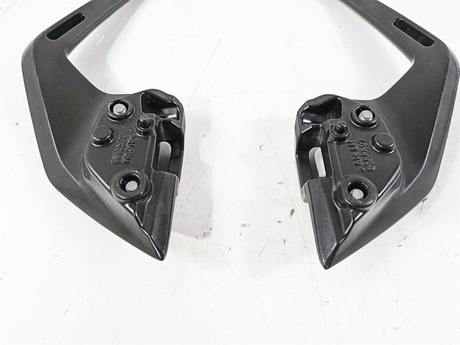2023 BMW G310R K03 Rear Passenger Grab Handle Set 46541542581 46541542582 {{ shop.shopifyCountryName }} - Mototech271