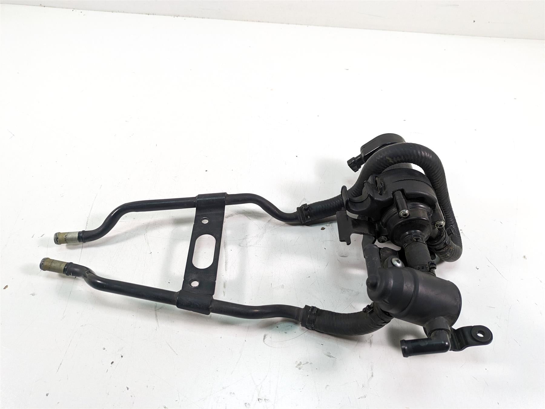 2014 Harley Touring FLHTK Electra Glide Coolant Water Pump + Mount 26600012 {{ shop.shopifyCountryName }} - Mototech271