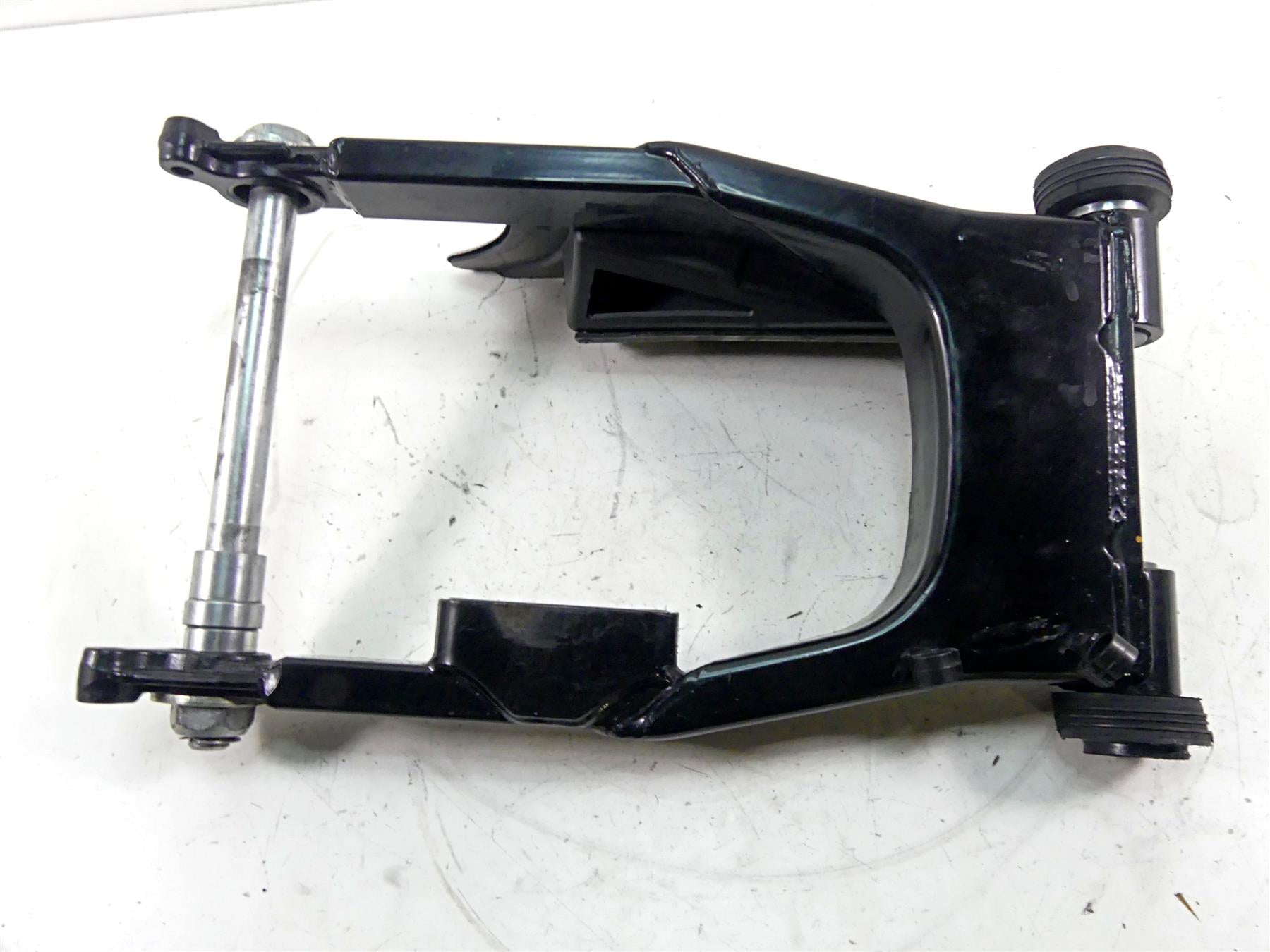 2002 Harley Touring FLHTC Electra Glide Swingarm Swing Arm 1" Axle 47549-02A {{ shop.shopifyCountryName }} - Mototech271