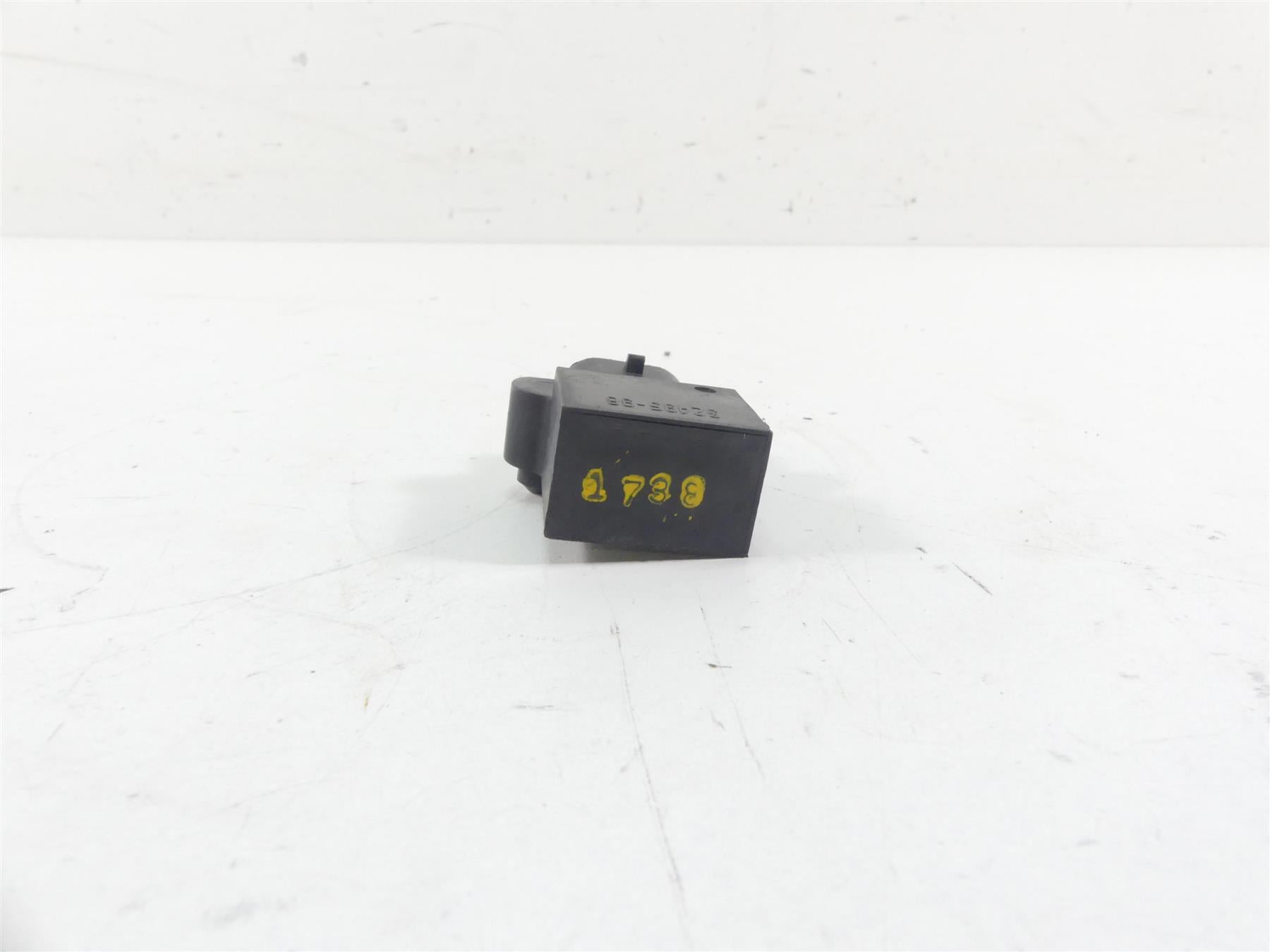 1999 Harley Touring FLHTCUI Electra Glide Tip Over Bank Angle Switch 32495-98 {{ shop.shopifyCountryName }} - Mototech271