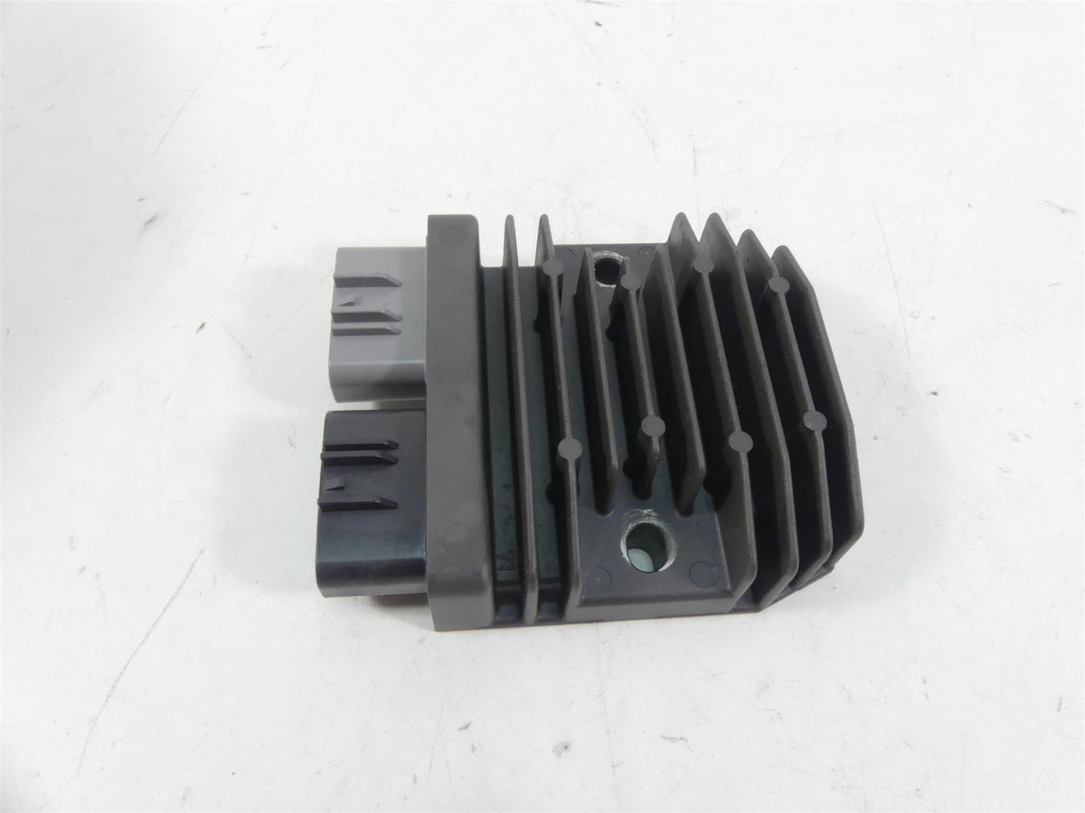 2017 BMW R1200RT K52 Rectifier Voltage Regulator FH020AA 12318523367 {{ shop.shopifyCountryName }} - Mototech271