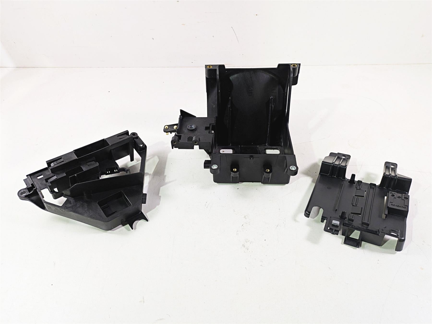 2015 Harley Touring FLHTKL Electra Glide Electrical Parts Holder Set 66000010A