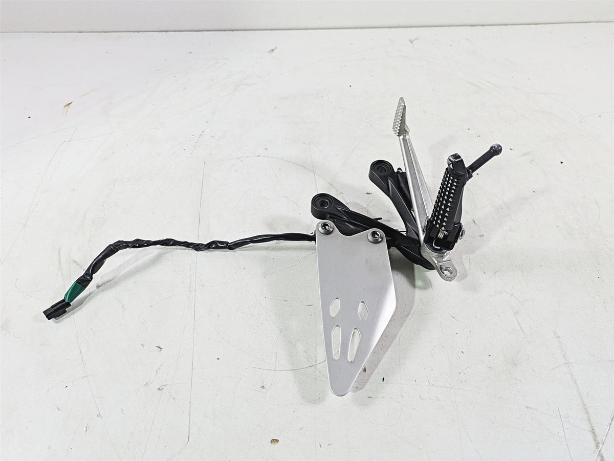 2020 Kawasaki ZX6R Ninja Right Foot Peg Brake Pedal Lever 35063-0590-18R {{ shop.shopifyCountryName }} - Mototech271