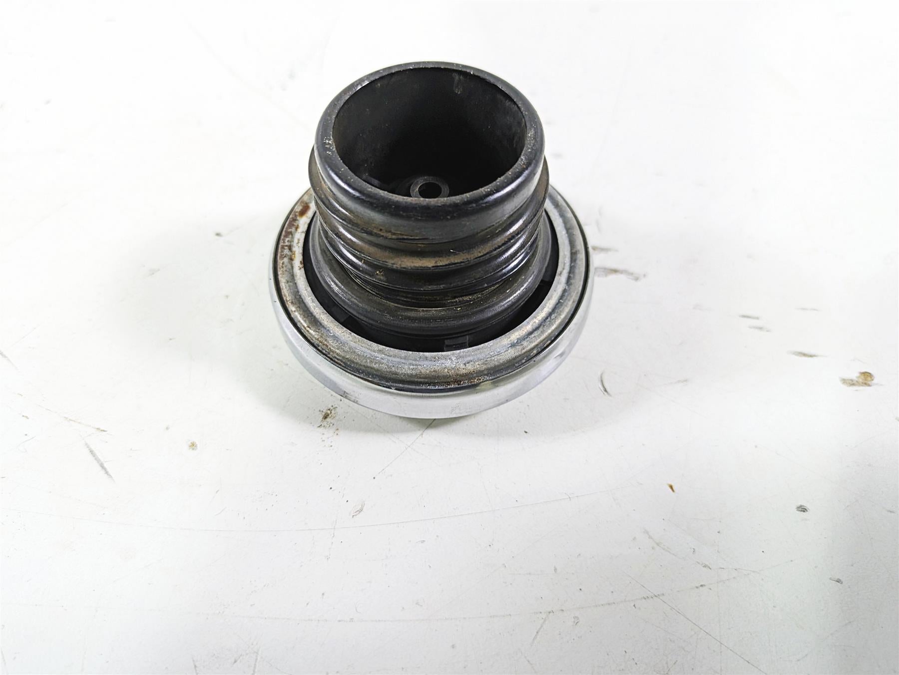 2003 Harley Dyna FXDL Low Rider 100TH Anniversary Oem Fuel Gas Petrol Tank Lid Cap {{ shop.shopifyCountryName }} - Mototech271
