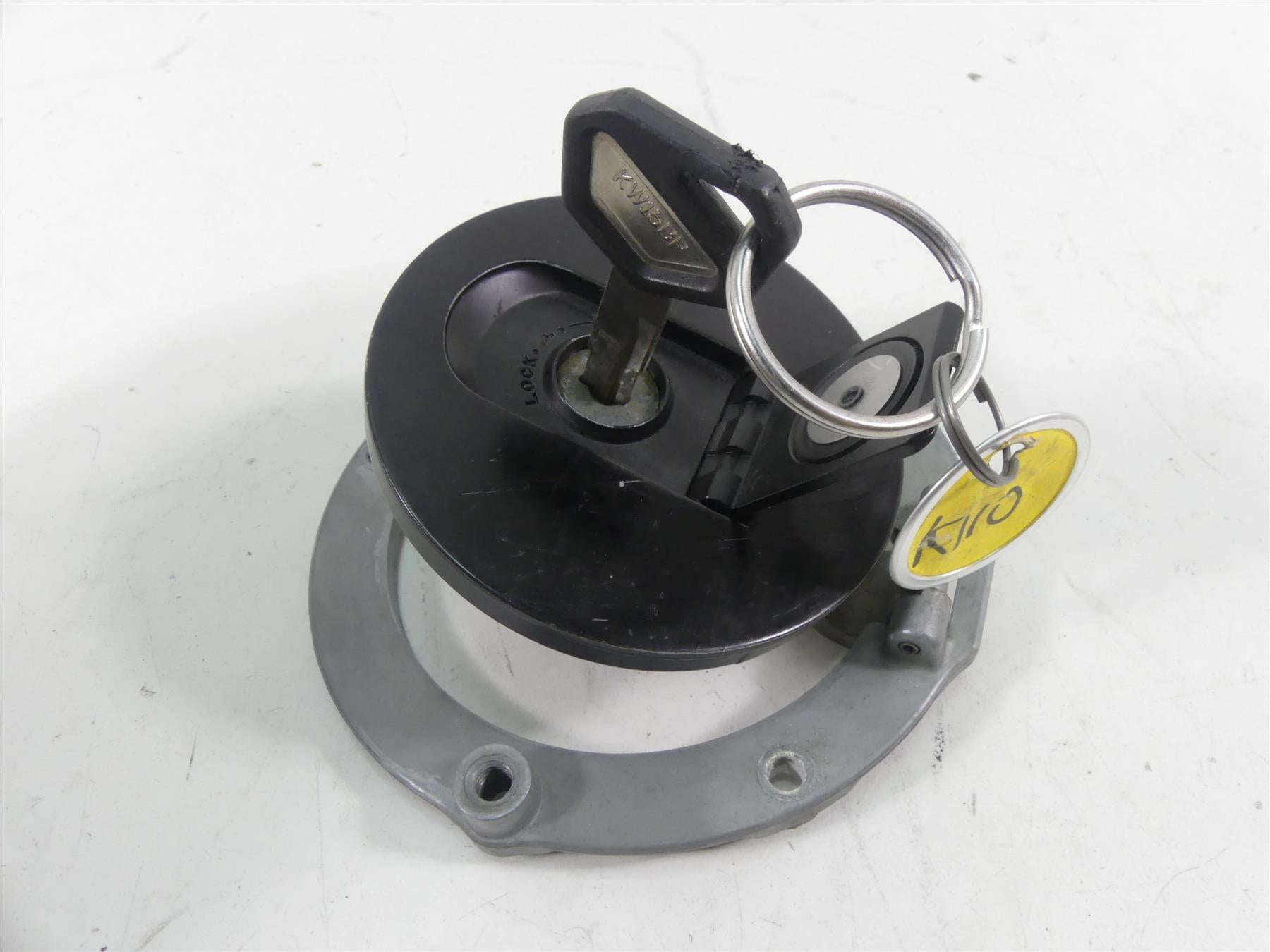 2004 Kawasaki VN1600 Meanstreak Ignition Switch Gas Cap Key Lock Set 27005-0001 {{ shop.shopifyCountryName }} - Mototech271