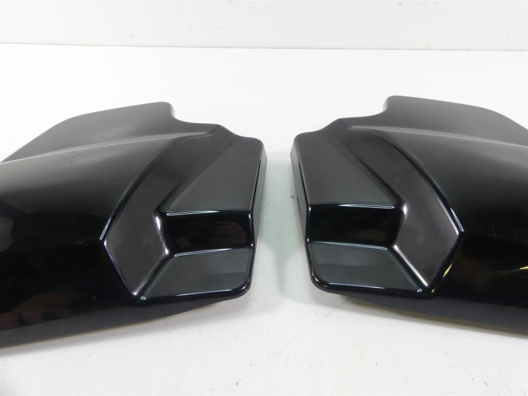 2012 Harley Touring FLHX Street Glide Black Side Cover Set 66048-09 66250-09 {{ shop.shopifyCountryName }} - Mototech271