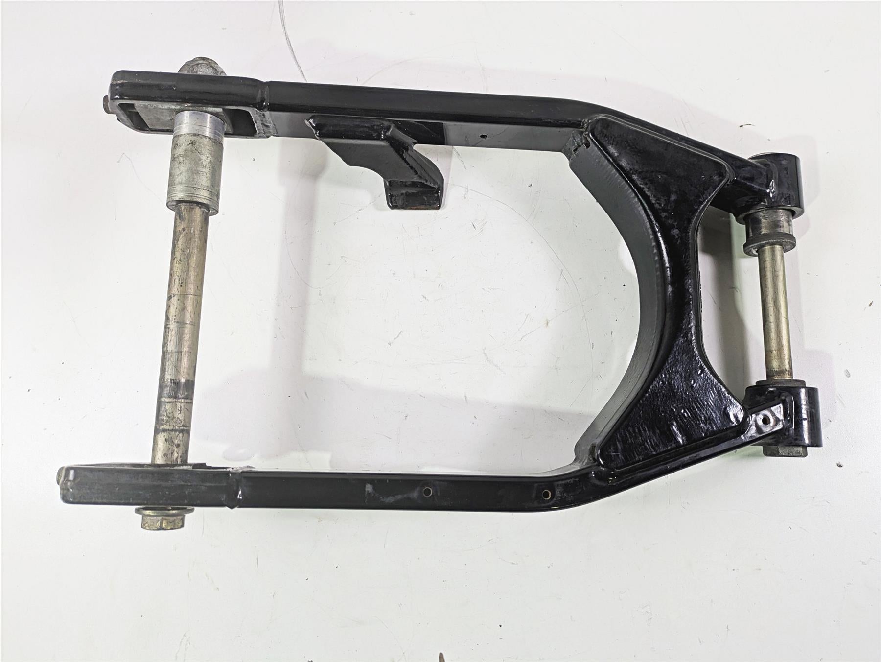2010 Harley Dyna FXDB Street Bob Rear Swingarm & Axle 47820-10 {{ shop.shopifyCountryName }} - Mototech271