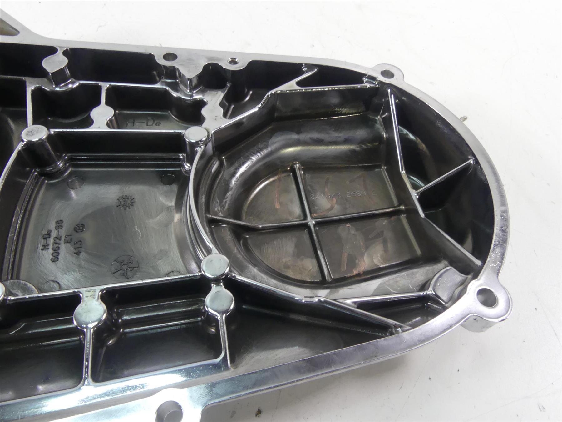2005 Harley Touring CVO FLHTCSE Electra Glide Outer Primary Drive Cover 60685-04 {{ shop.shopifyCountryName }} - Mototech271