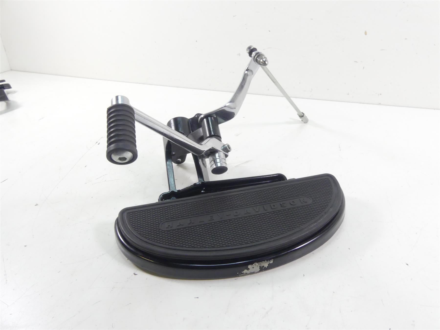 2017 Harley FLS Softail Slim Left Front Floorboard & Shifter Lever Read 33630-07 {{ shop.shopifyCountryName }} - Mototech271