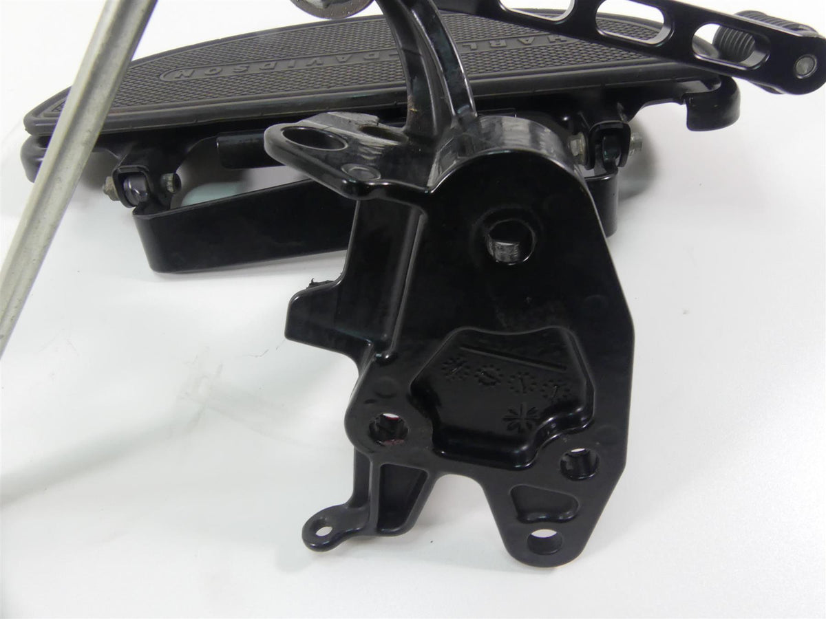 2008 Harley Softail FLSTSB Cross Bones Left Floorboard & Shifter Set 33630-07A {{ shop.shopifyCountryName }} - Mototech271