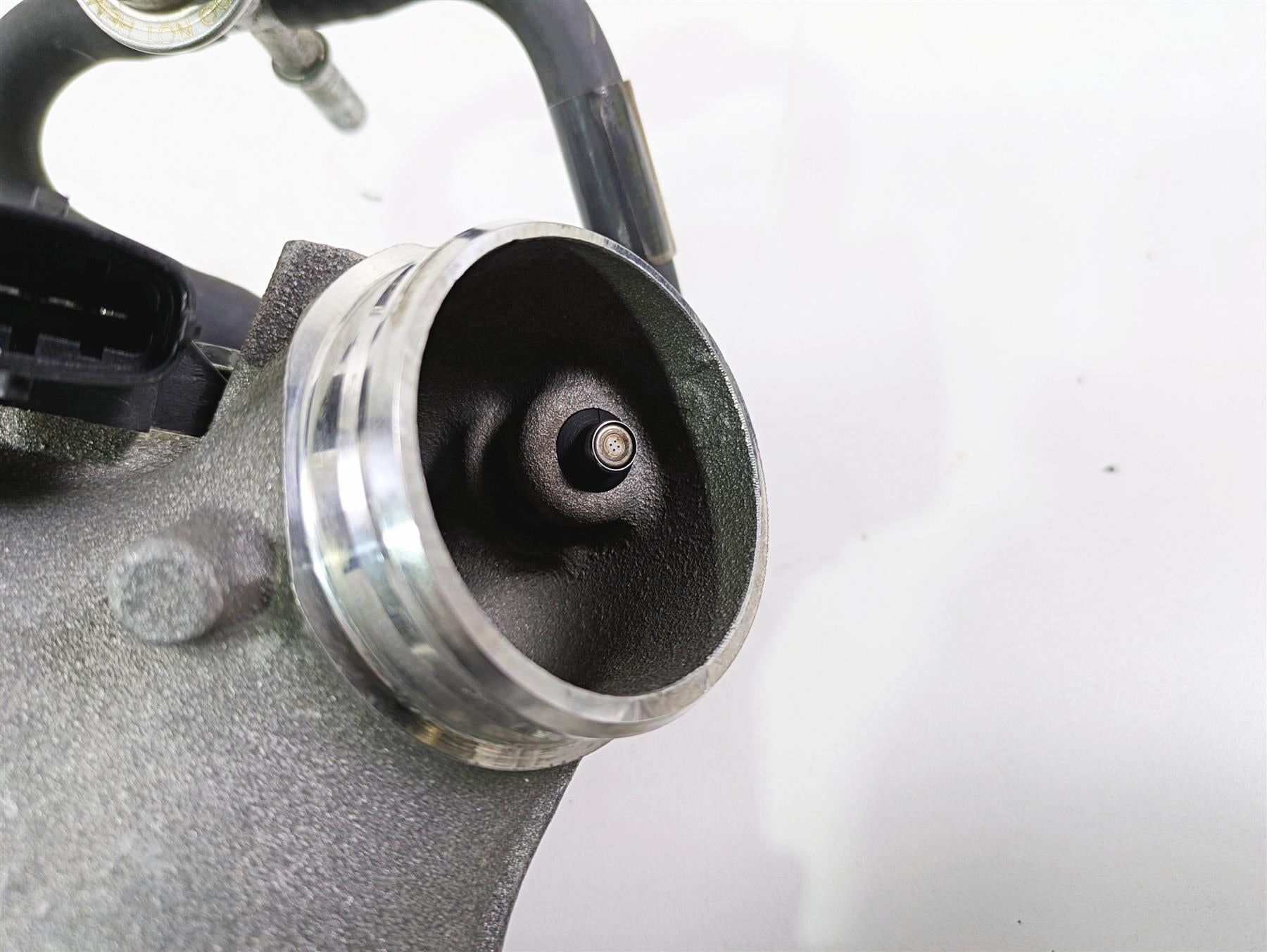 2016 Indian Chief Classic Throttle Body & Intake Manifold 5138214 1204685 {{ shop.shopifyCountryName }} - Mototech271