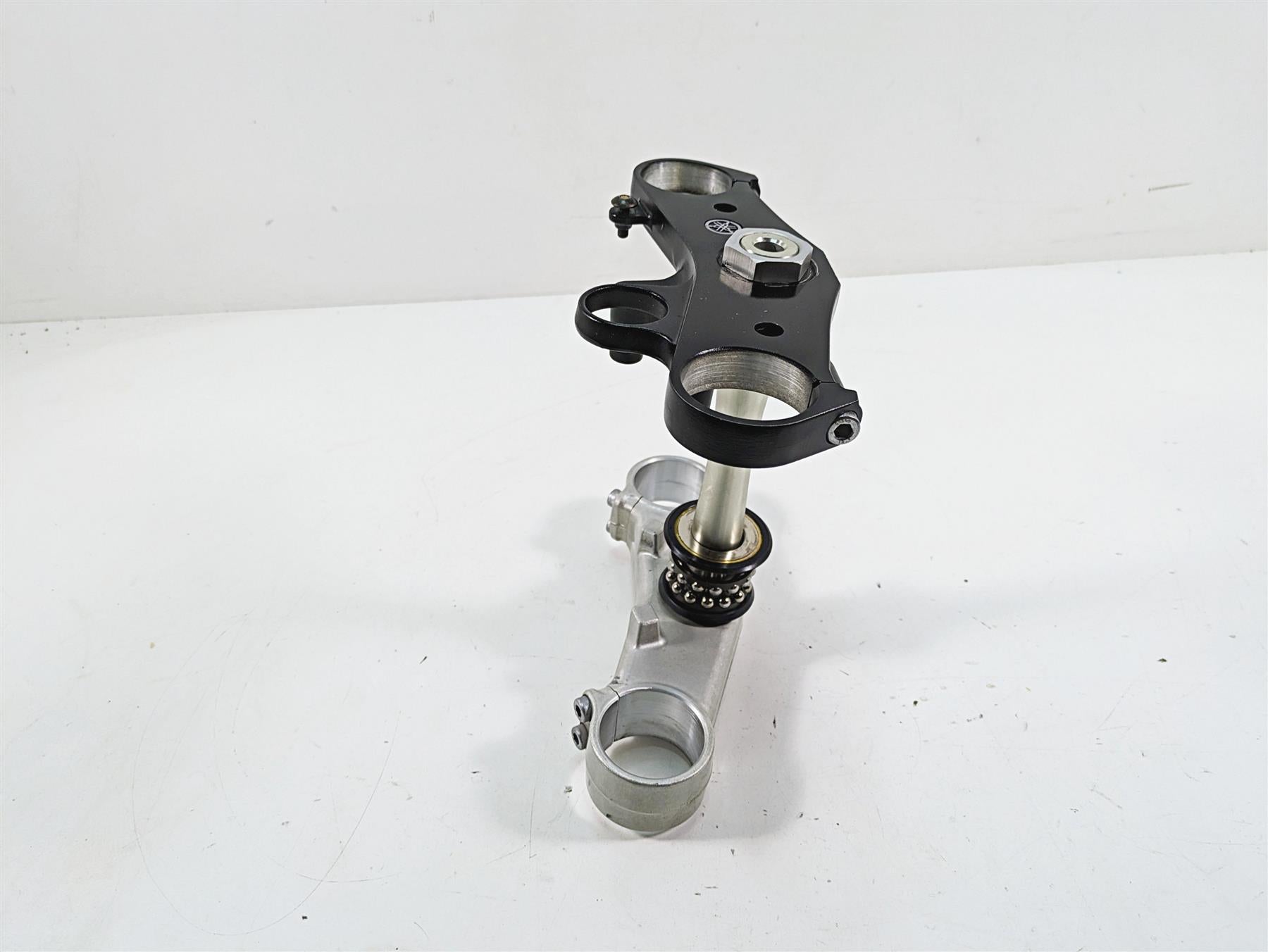 2007 Yamaha R1 YZFR1 Upper Lower Triple Tree Set 4C8-23340-00-00 4C8-23435-10-00 {{ shop.shopifyCountryName }} - Mototech271
