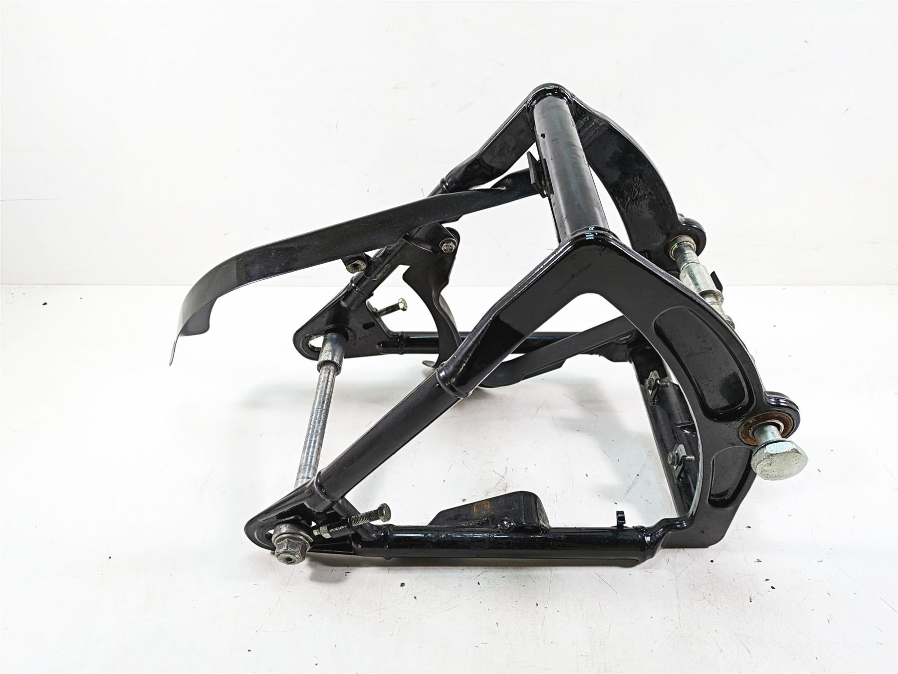2006 Harley FLSTI Softail Heritage Straight Rear Swingarm Swing Arm 47573-00A {{ shop.shopifyCountryName }} - Mototech271