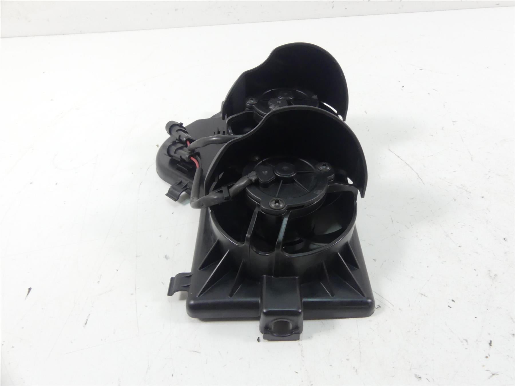 2015 KTM 1290R Super Duke Radiator Cooling Fan Mount Set 60335044033 {{ shop.shopifyCountryName }} - Mototech271