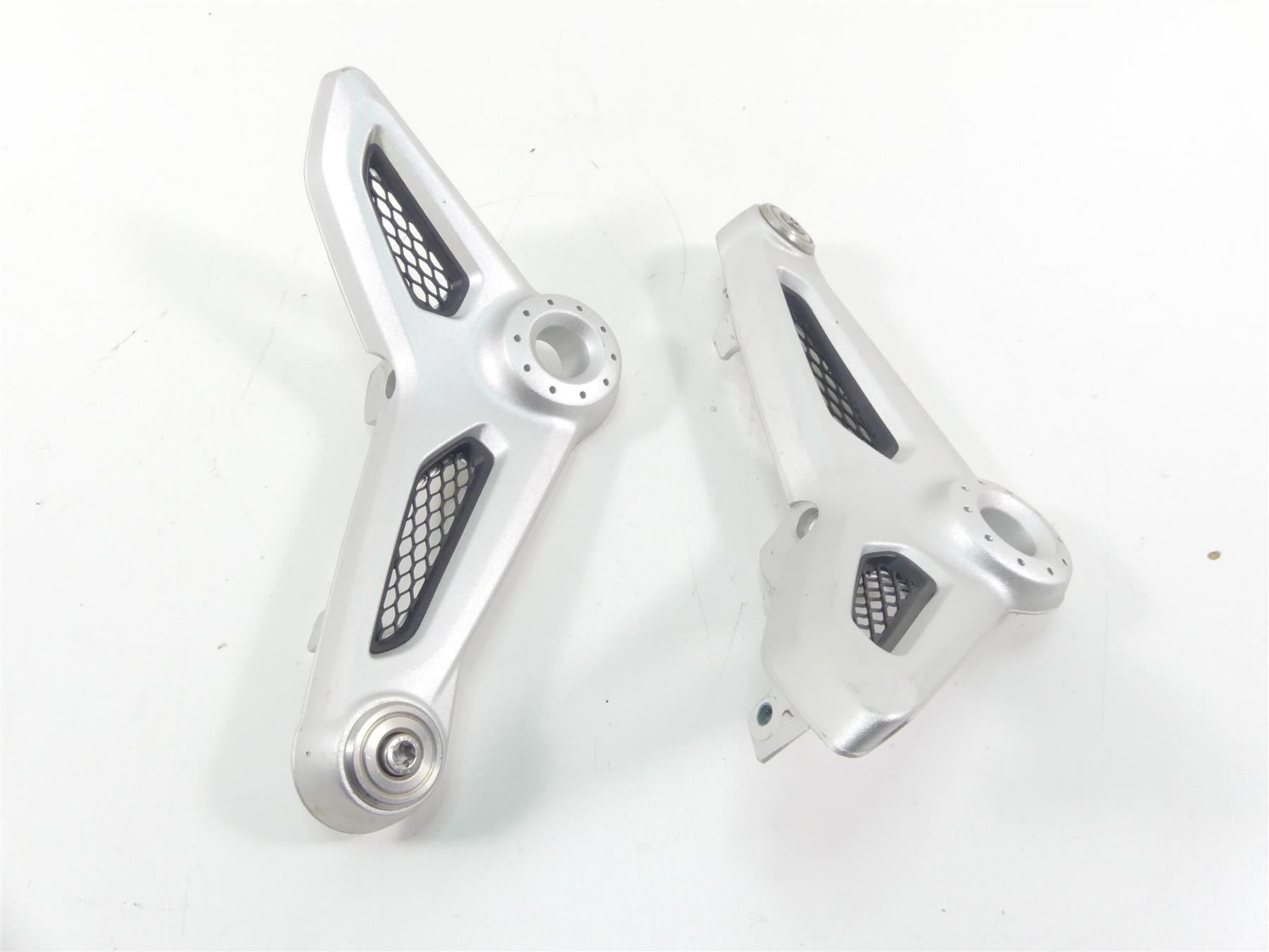 2017 BMW RnineT Racer K32 Front Rider Seat Support Brackets Set 46638531189 {{ shop.shopifyCountryName }} - Mototech271