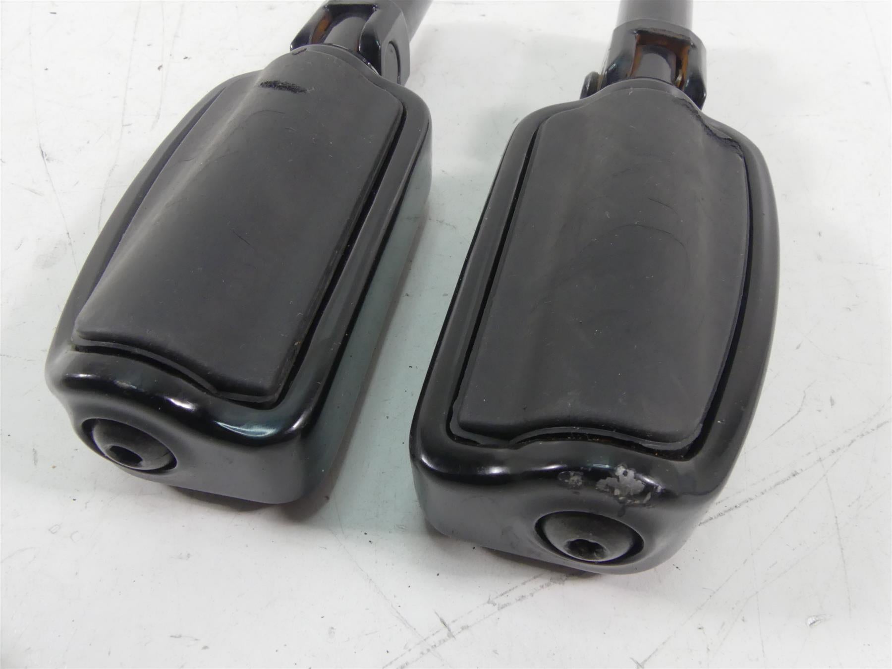 2017 Harley FXSE CVO Pro Street Breakout Rear Passenger Footpeg Set 50500505 {{ shop.shopifyCountryName }} - Mototech271