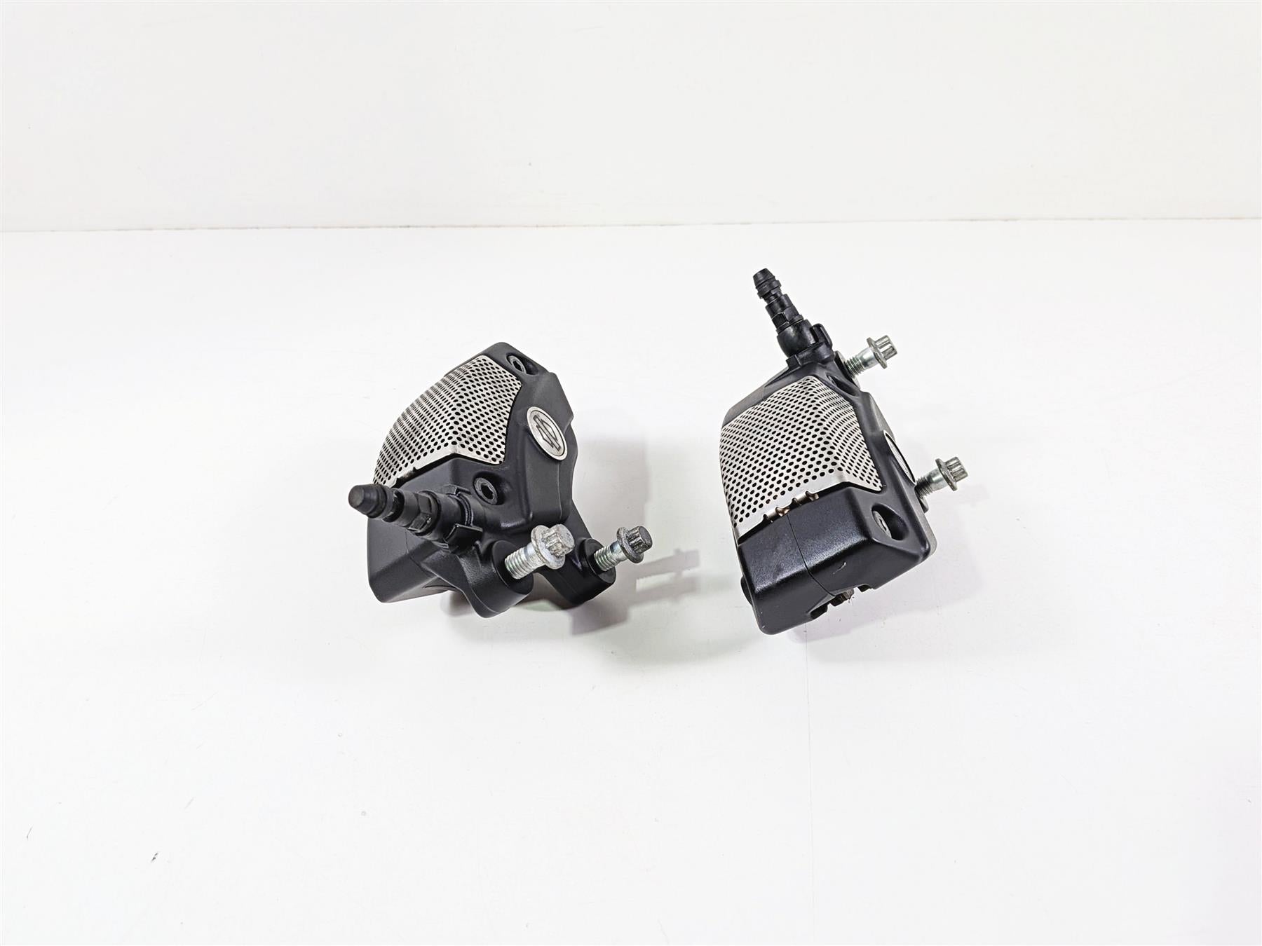 2018 Harley Touring FLHTCU Electra Glide Front Brake Calipers 43027-08 44023-08-Mototech271