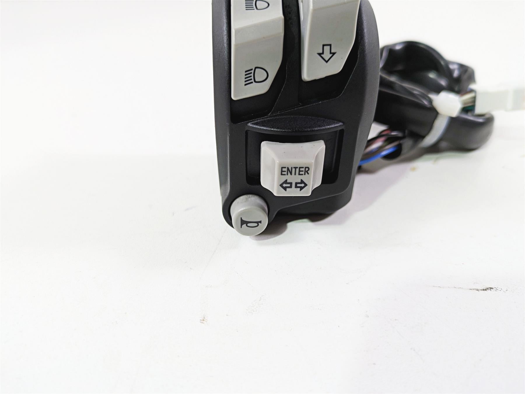 2019 Ducati Supersport 939 S Left Hand Turn Signal Control Switch 65110241C {{ shop.shopifyCountryName }} - Mototech271