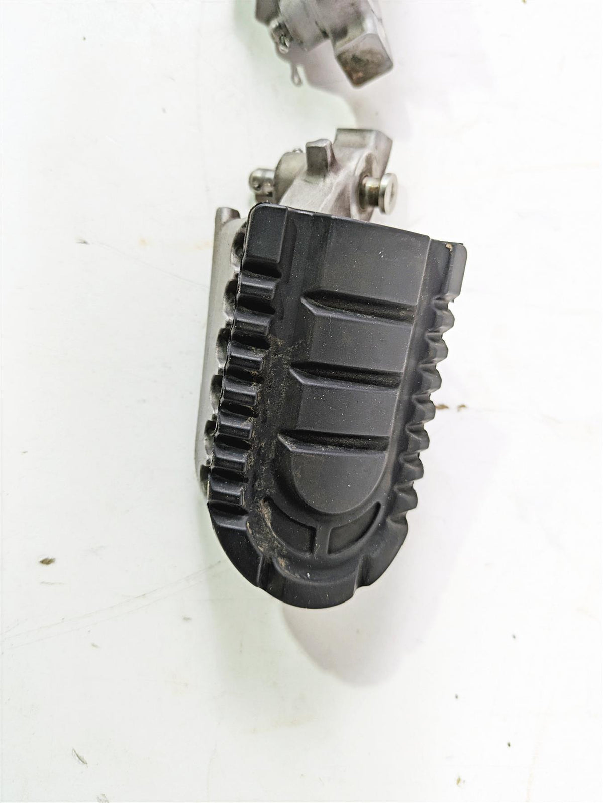 2017 BMW F800GS Adv K75 Front Footpeg Foot Peg Rest Set 77258533661 77258533662 {{ shop.shopifyCountryName }} - Mototech271
