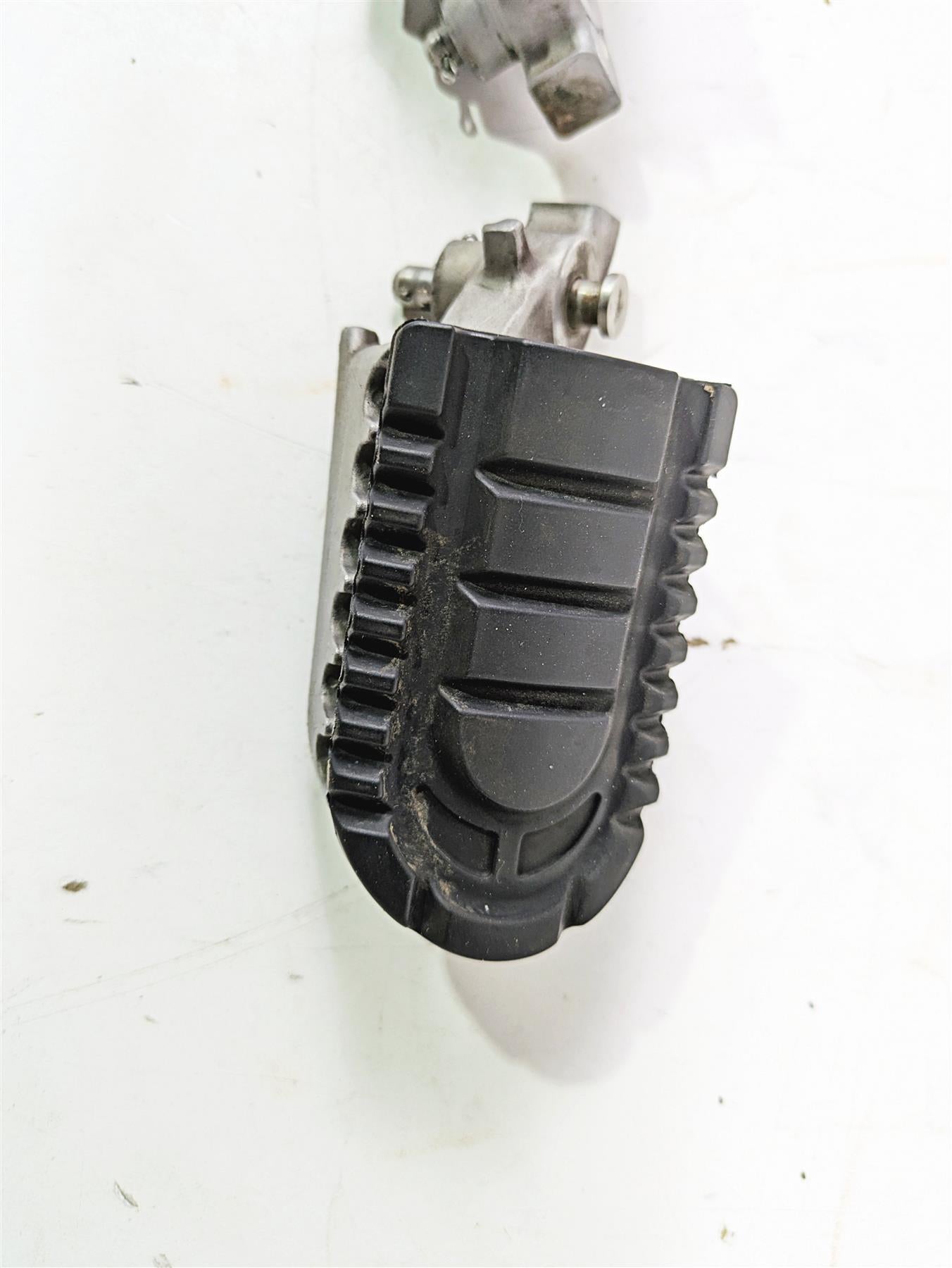 2017 BMW F800GS Adv K75 Front Footpeg Foot Peg Rest Set 77258533661 77258533662 {{ shop.shopifyCountryName }} - Mototech271