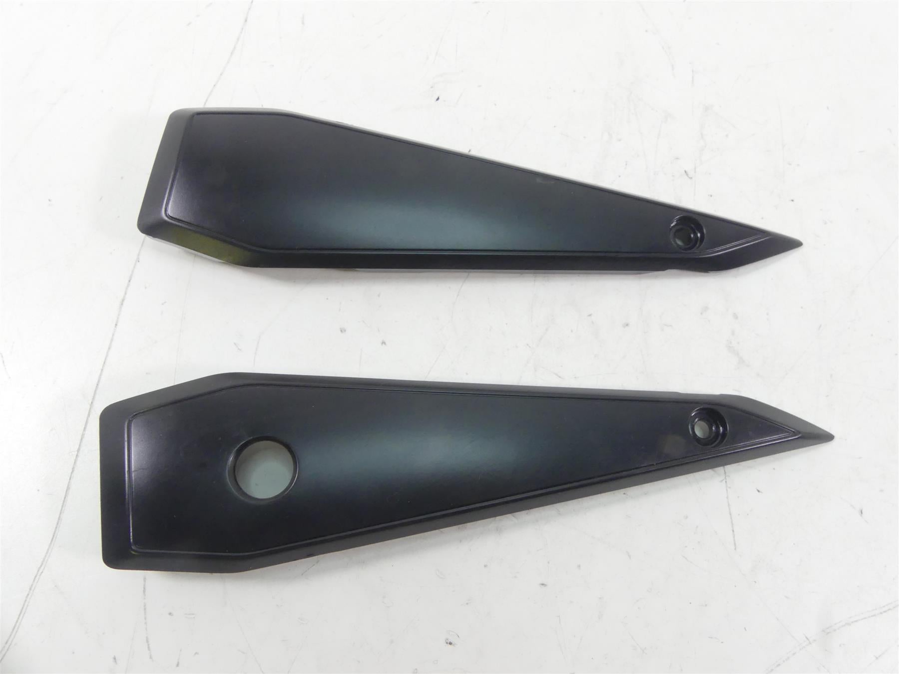 2007 Yamaha FZ1 Fazer Side Infill Fairing Cover Set 2D1-21711-00-00 2D1-21721-00 | Mototech271