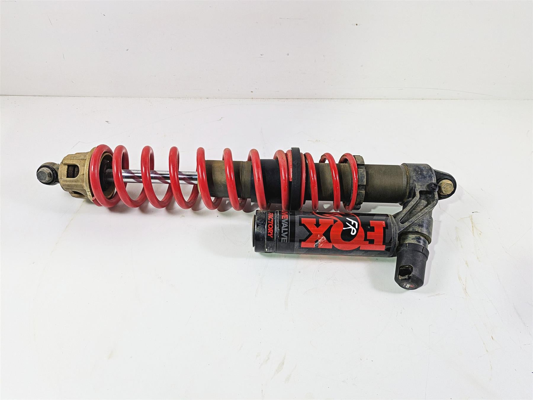 2019 Polaris RZR XP Turbo S Straight Fox Front Right Shock Damper - Read 7045187 {{ shop.shopifyCountryName }} - Mototech271