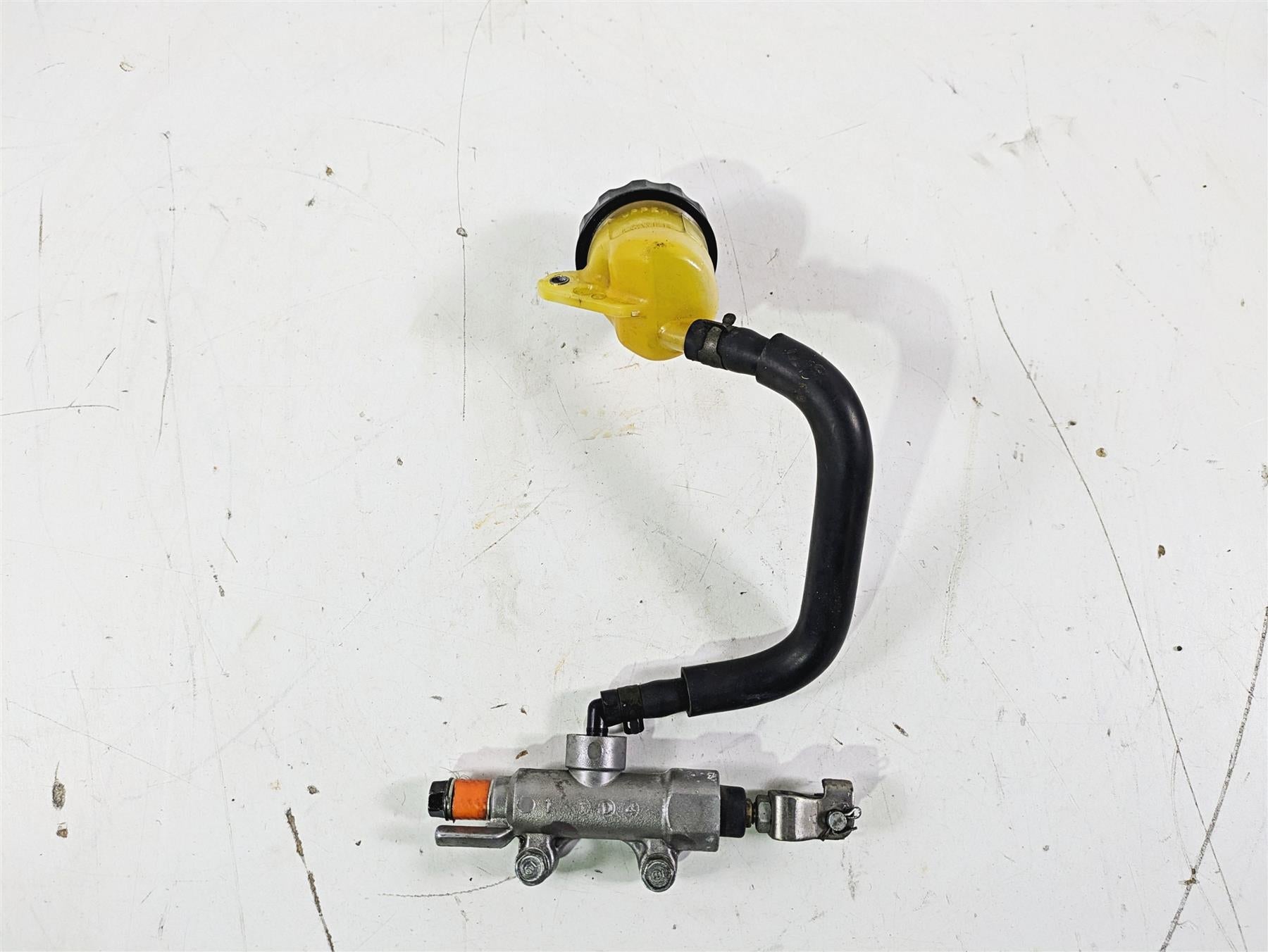 2002 Honda V-Twin VTX1800 C Rear Brake Master Cylinder 11/16 43510-MCH-016 {{ shop.shopifyCountryName }} - Mototech271