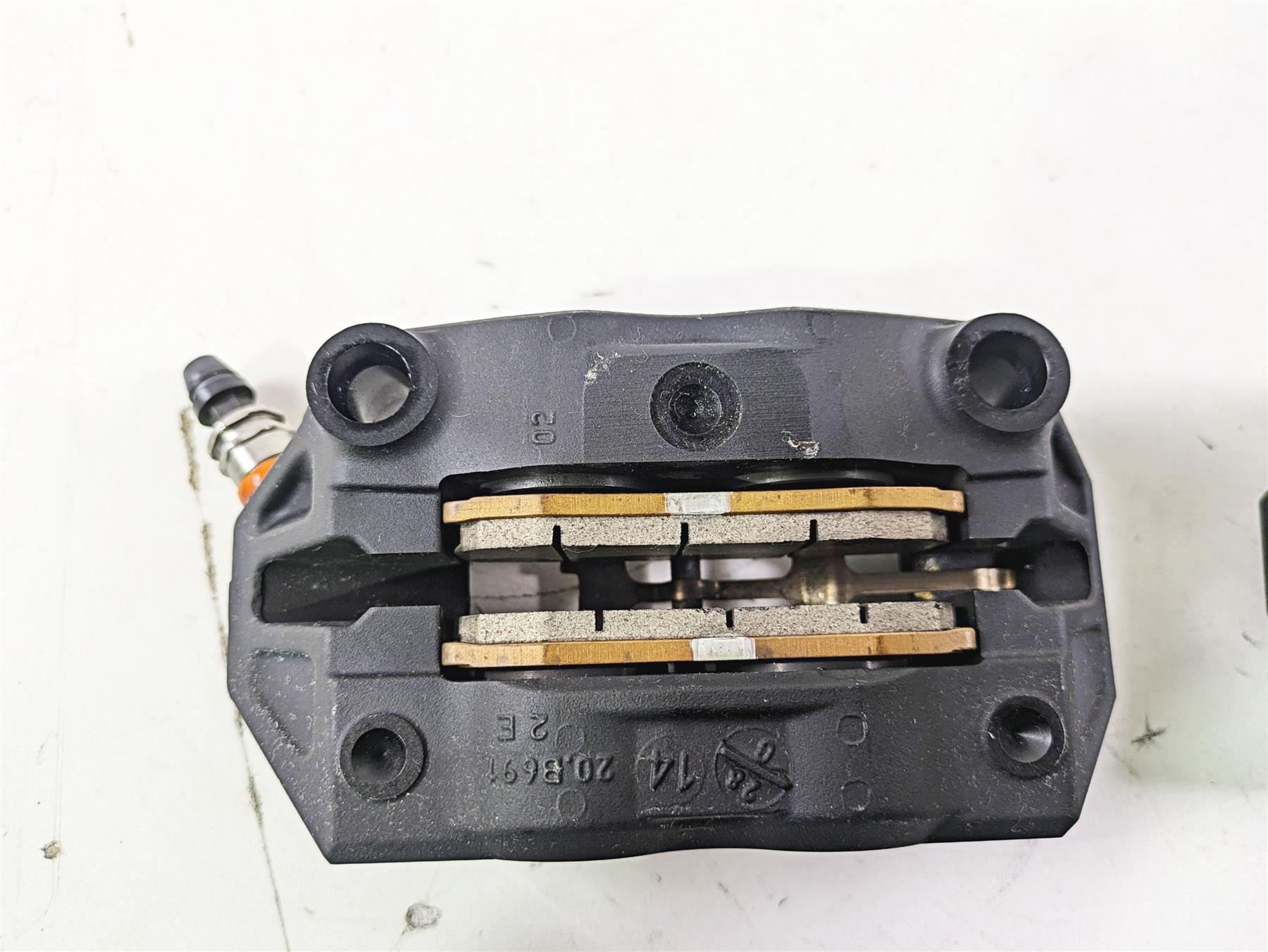 2015 BMW R nineT K21 Brembo Front Brake Caliper Set 100mm - 591 Mi 34118535161 {{ shop.shopifyCountryName }} - Mototech271