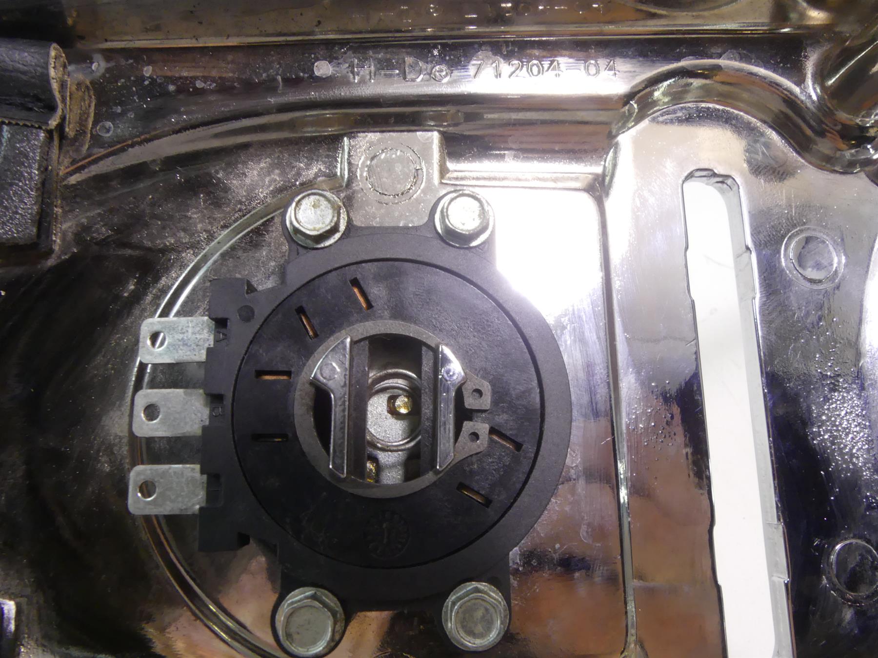 2009 Harley FXDF Dyna Fat Bob Fuel Tank Dash Cover + Ign Switch - Read 71211-04A {{ shop.shopifyCountryName }} - Mototech271