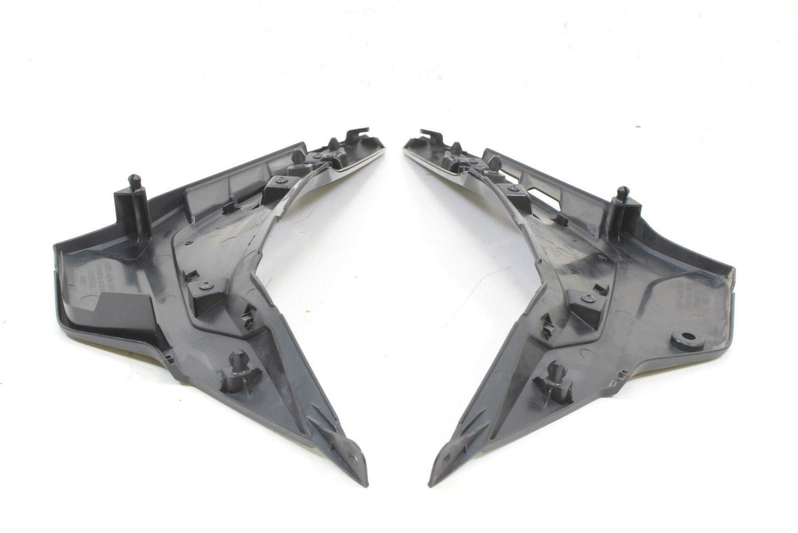 2017 Honda CBR500 R CBR500R Side Cover Fairing Cowl 83511-MJW-J00 83611-MJW-J00 {{ shop.shopifyCountryName }} - Mototech271