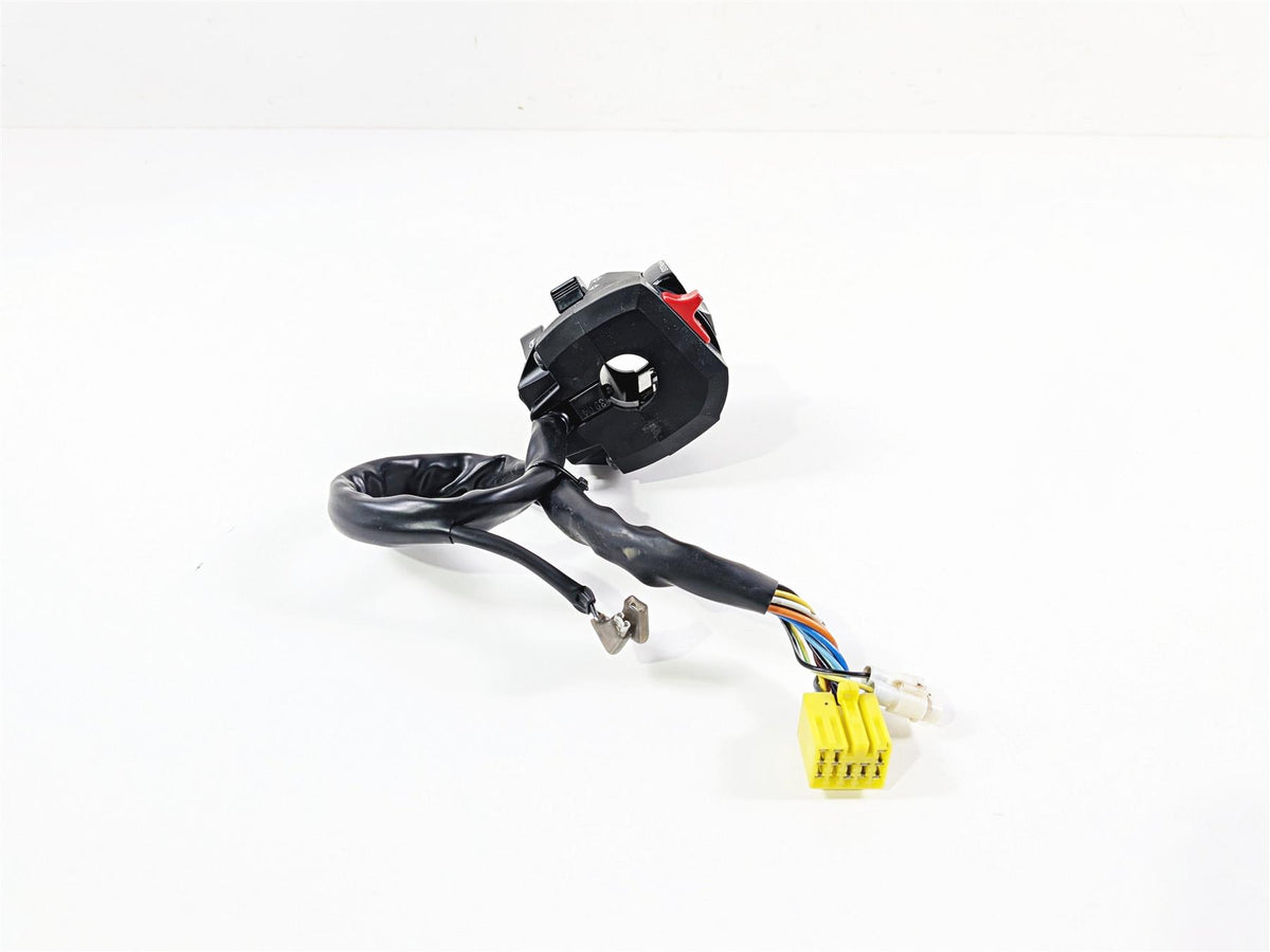 2024 Suzuki GSXR600 Left Hand Control Switch Light Blinker 37400-14J00 {{ shop.shopifyCountryName }} - Mototech271