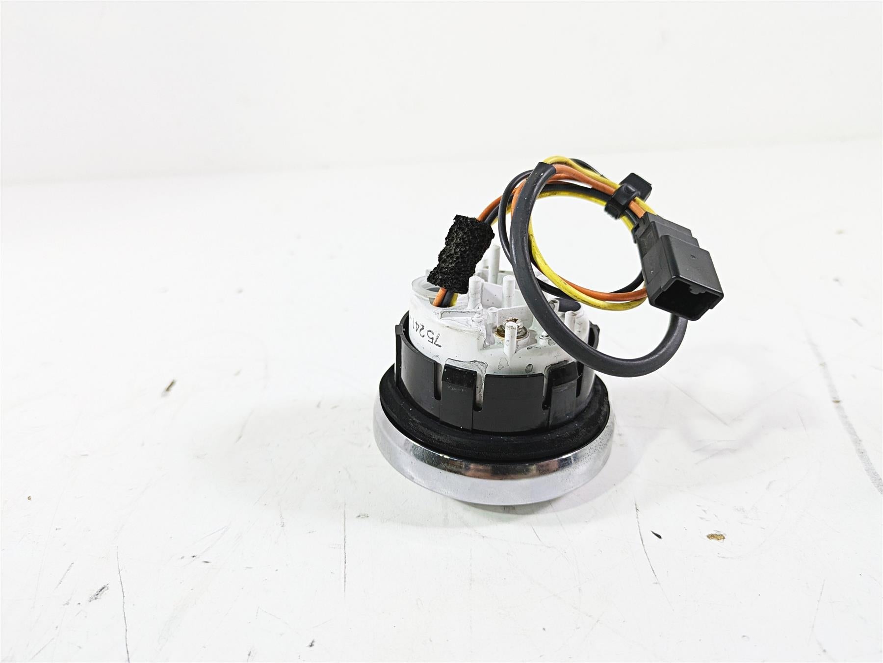 2015 Harley FXDL Dyna Low Rider Fuel Gas Petrol Level Gauge 75241-08 {{ shop.shopifyCountryName }} - Mototech271