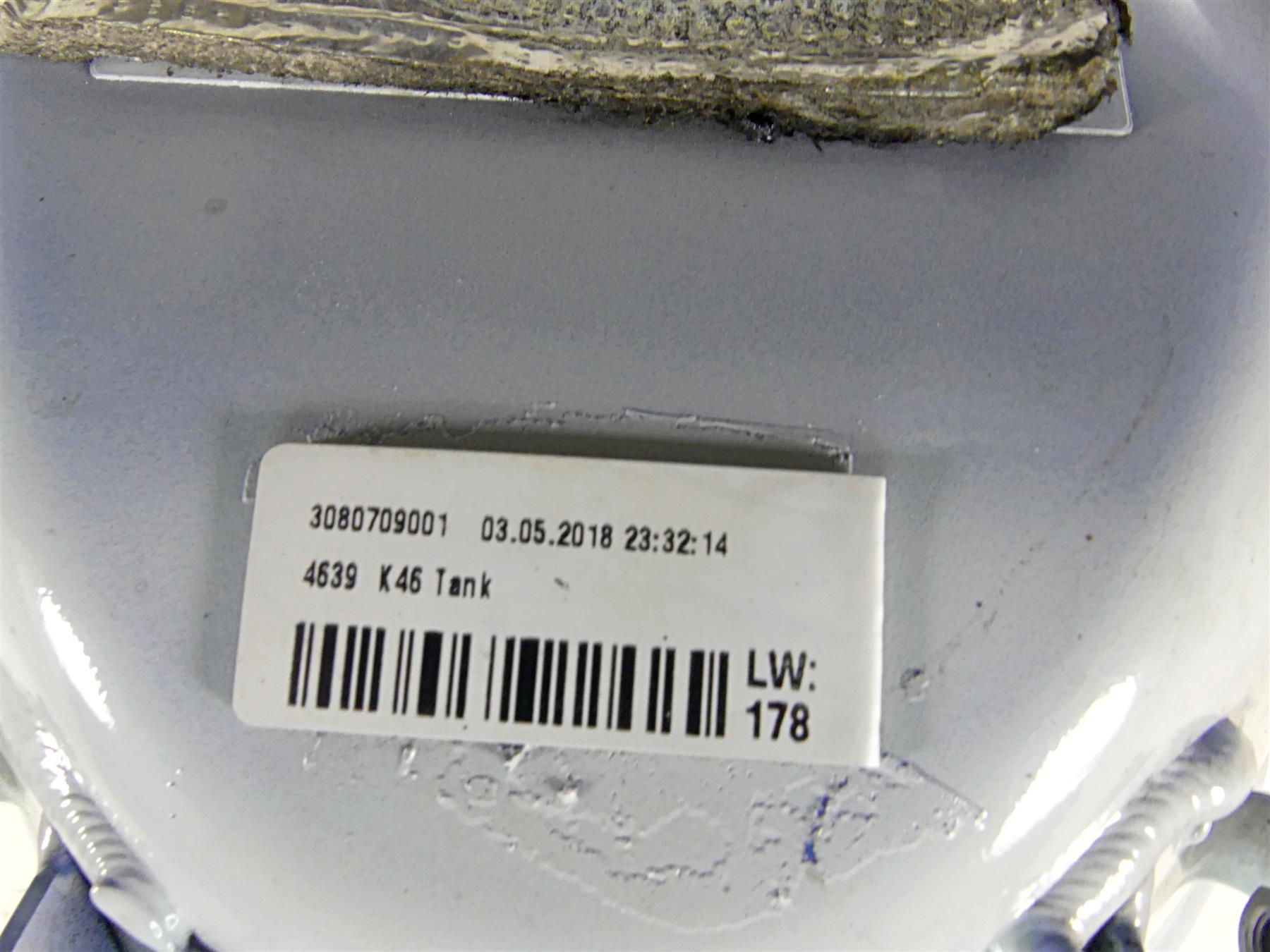 2018 BMW S1000RR K46 Uni White Fuel Gas Petrol Tank - No Dents 16117717884 {{ shop.shopifyCountryName }} - Mototech271