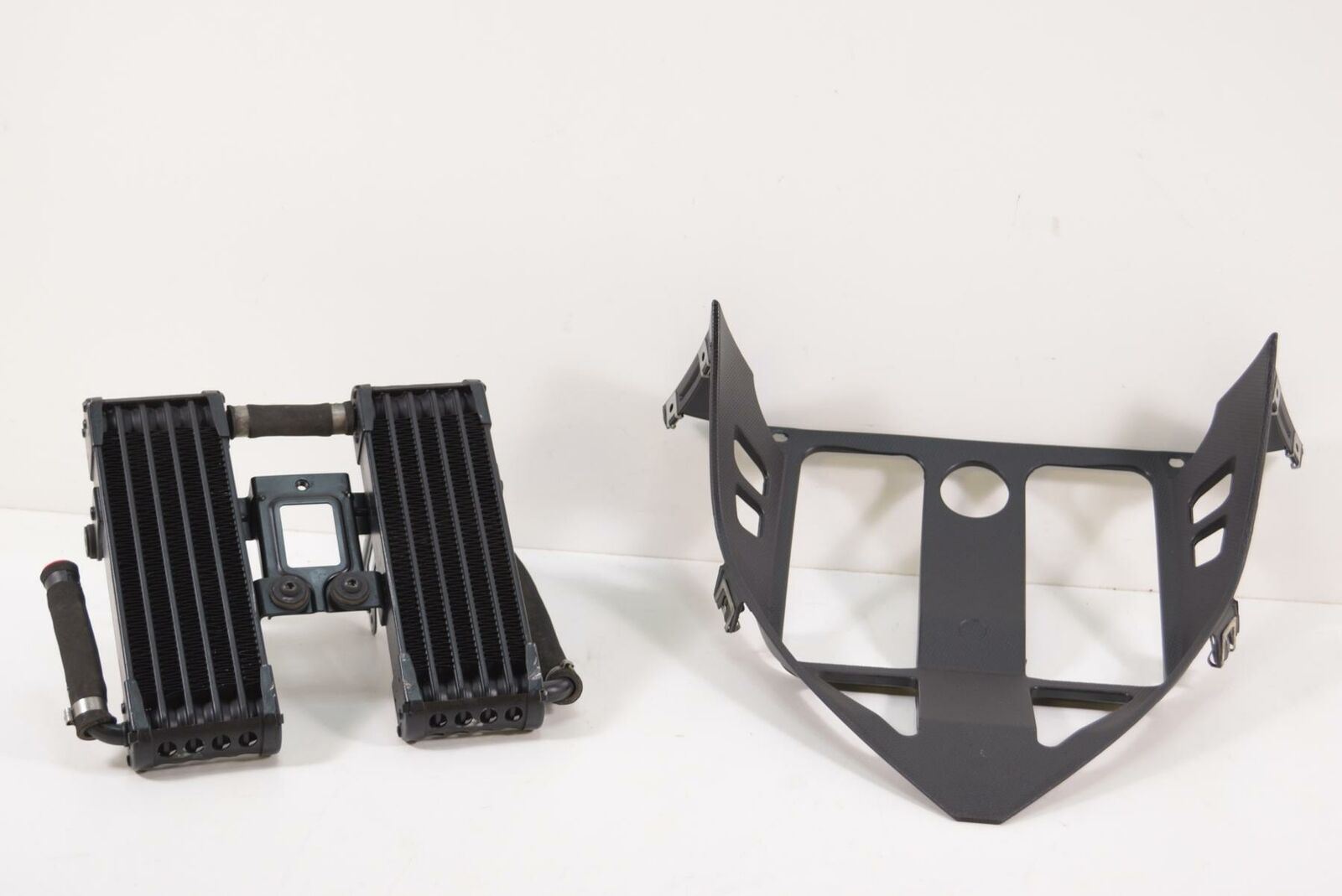 2008 Aprilia RSV2 RSV1000 R Oil Cooler Radiator & Cover AP8104341 AP8104452 {{ shop.shopifyCountryName }} - Mototech271