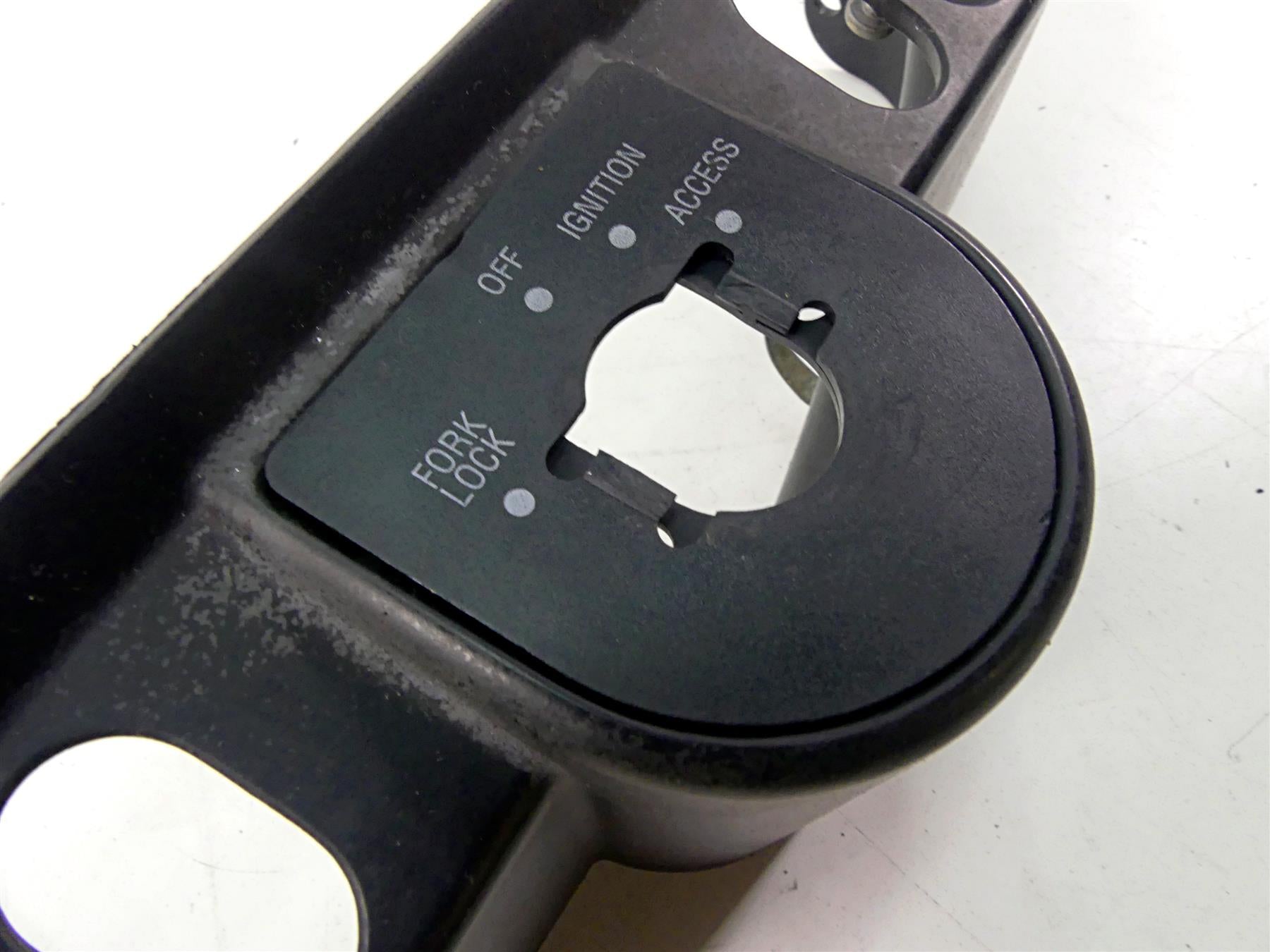 2004 Harley Touring FLHTCUI Electra Glide Ignition Switch Fairing Cover 58510-96 {{ shop.shopifyCountryName }} - Mototech271