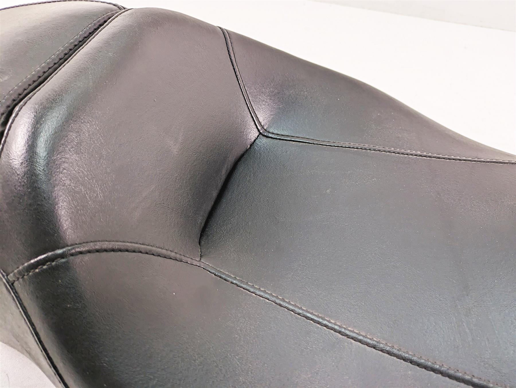 2019 Harley Touring FLHX Street Glide Seat Saddle Low 52320-11 {{ shop.shopifyCountryName }} - Mototech271
