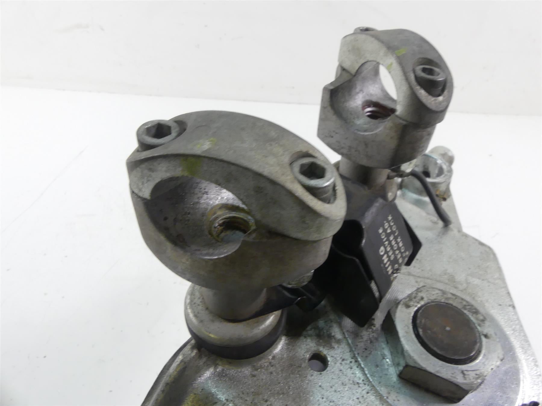 1989 Harley Touring FLTC Tour Glide Upper Lower Tiple Tree Riser Set 45435-83B {{ shop.shopifyCountryName }} - Mototech271