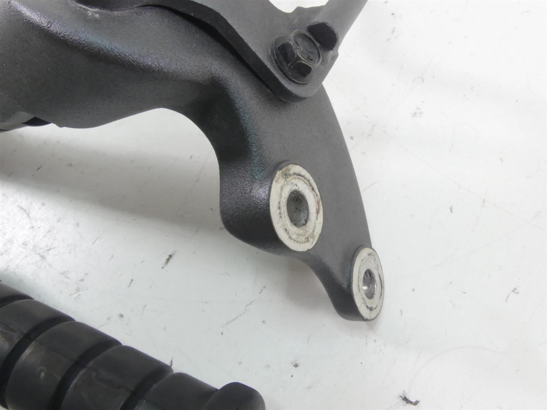 2018 Indian Scout Sixty Rear Passenger Footpeg Foot Peg Rest Set 5138882 {{ shop.shopifyCountryName }} - Mototech271