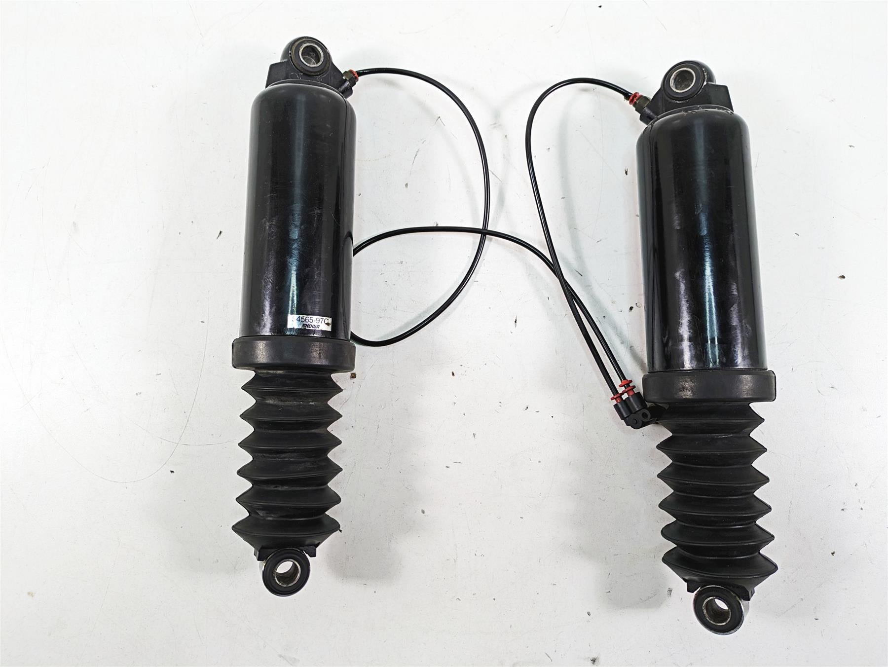 2005 Harley Touring FLHTCUI Electra Glide Rear Air Shock Set - Read 54565-97C | Mototech271