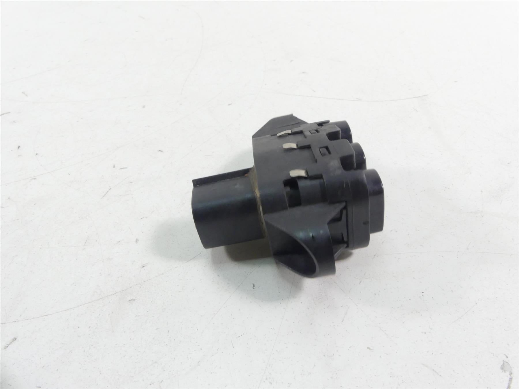 2017 Harley Touring FLHTKL Electra Glide Auxiliary Fog Light Switch 69200172 {{ shop.shopifyCountryName }} - Mototech271