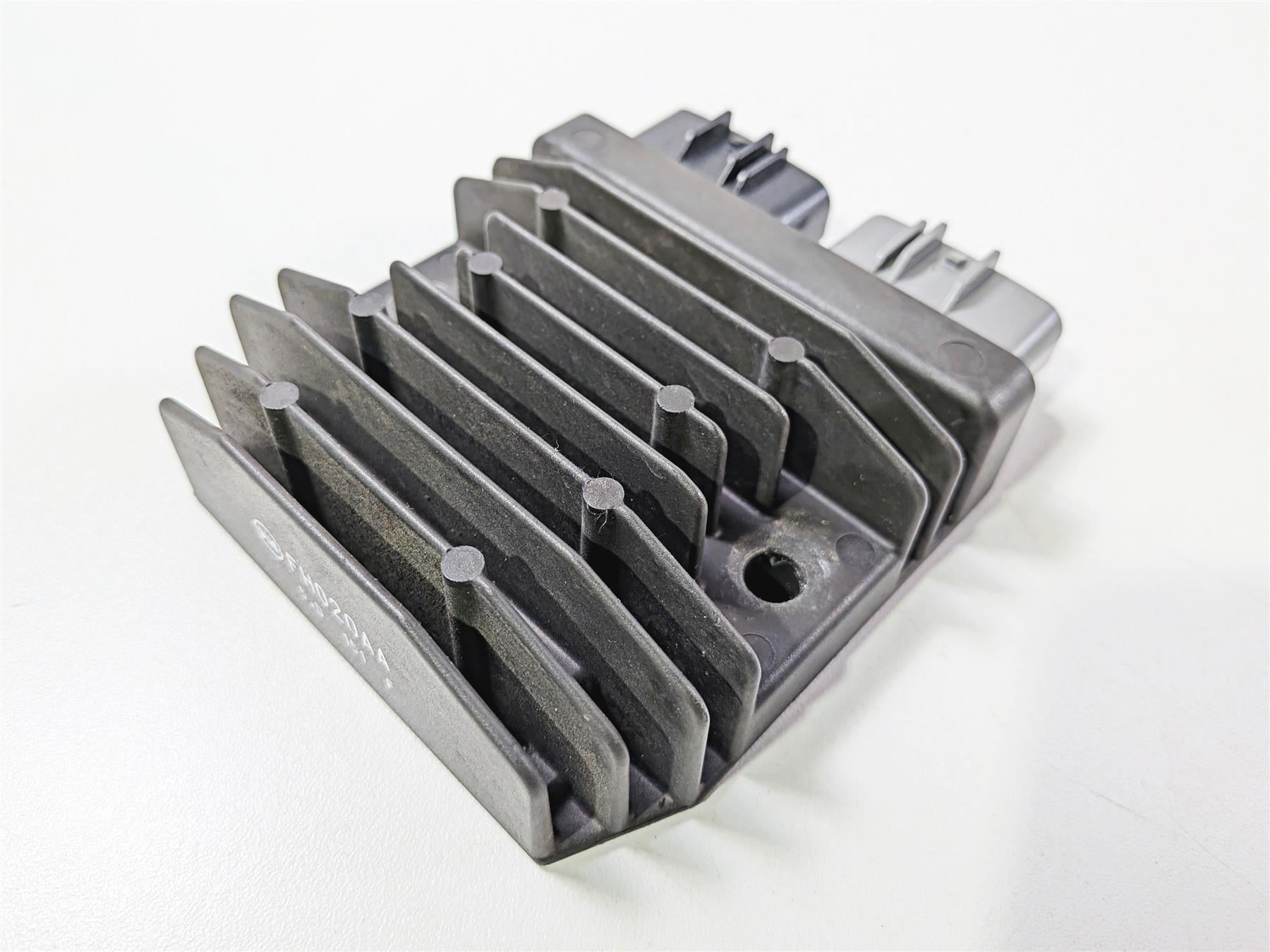 2016 BMW R1200 GS K50 Rectifier Voltage Regulator FH020AA 12318523367 {{ shop.shopifyCountryName }} - Mototech271