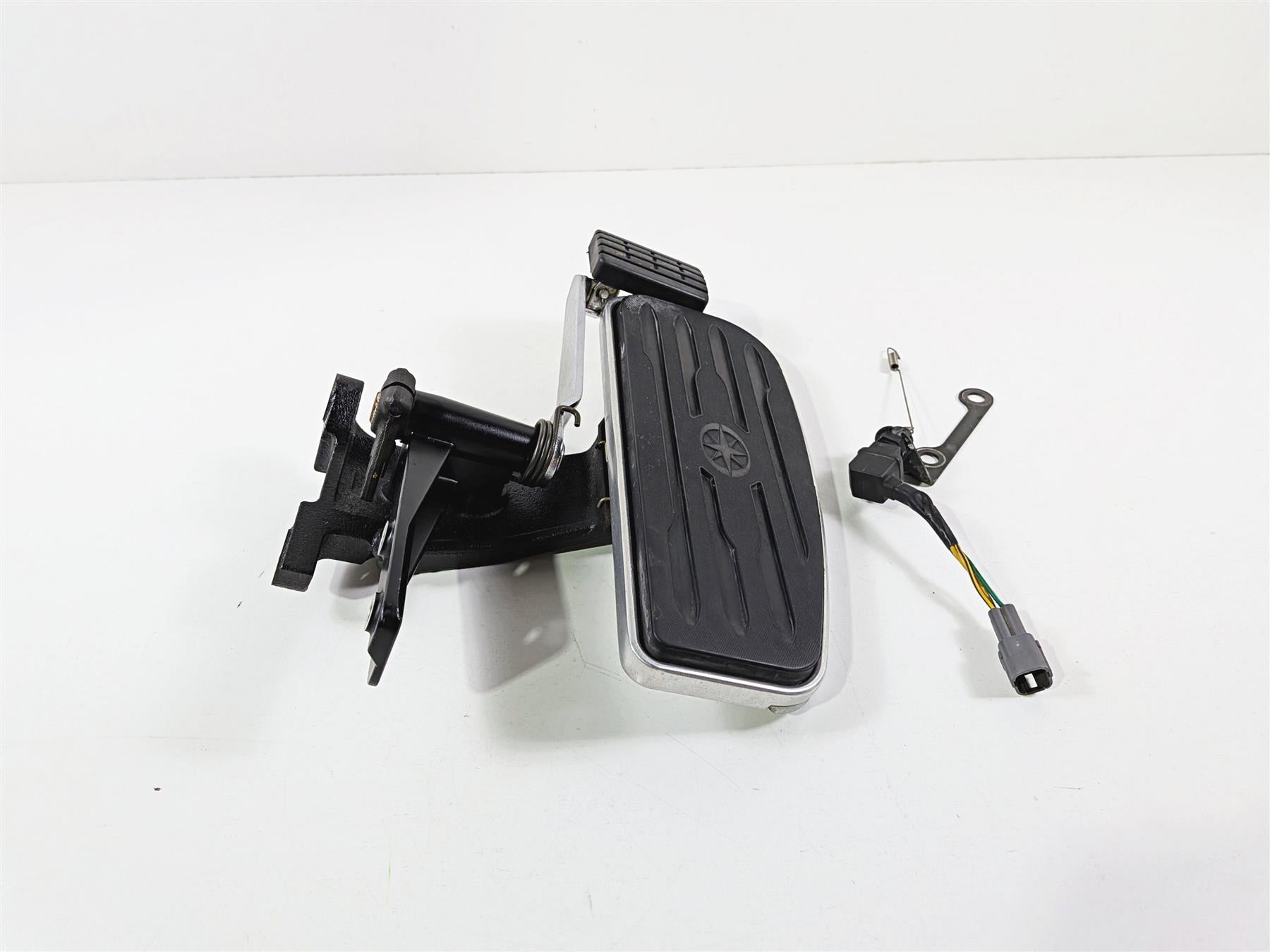 2006 Yamaha XVZ1300 Royal Star Right Floor Board & Brake Pedal 4XY-27420-10-00 {{ shop.shopifyCountryName }} - Mototech271