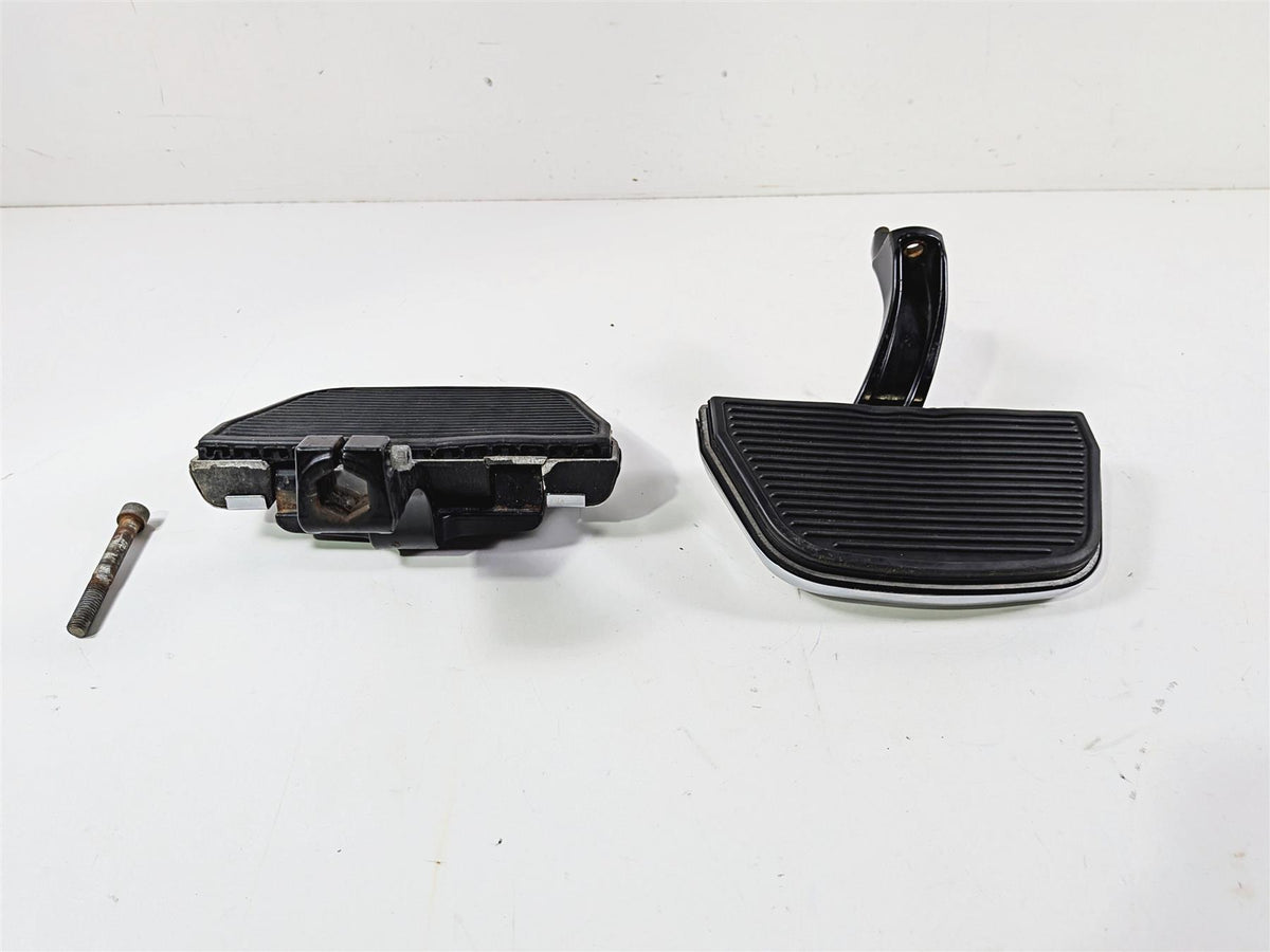 2012 Harley Softail FLSTF Fat Boy Passenger Footpeg Foot Peg READ 50943-05A {{ shop.shopifyCountryName }} - Mototech271