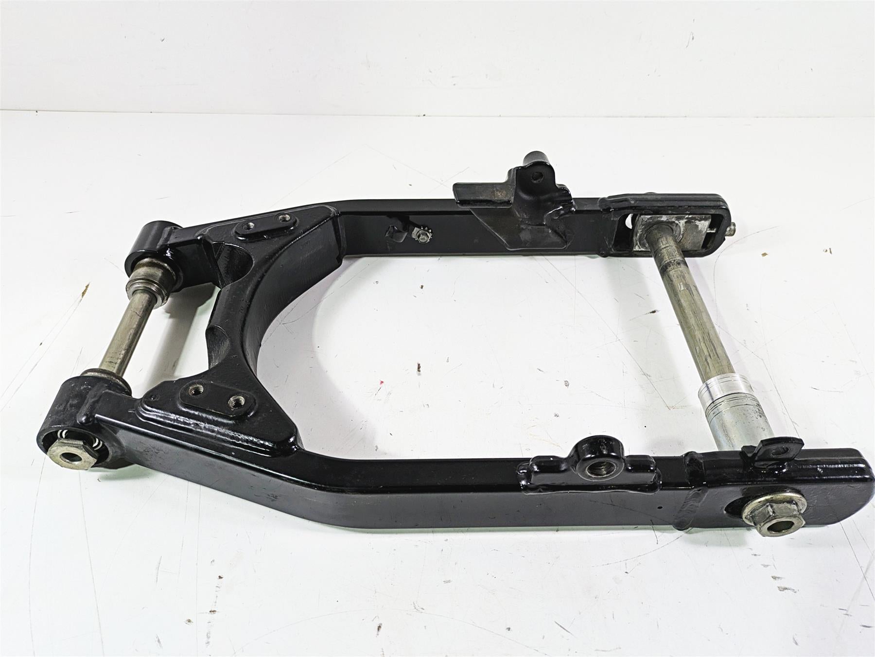 2015 Harley FXDL Dyna Low Rider Rear Swingarm & Belt Guards 25mm Axle 47820-10 | Mototech271