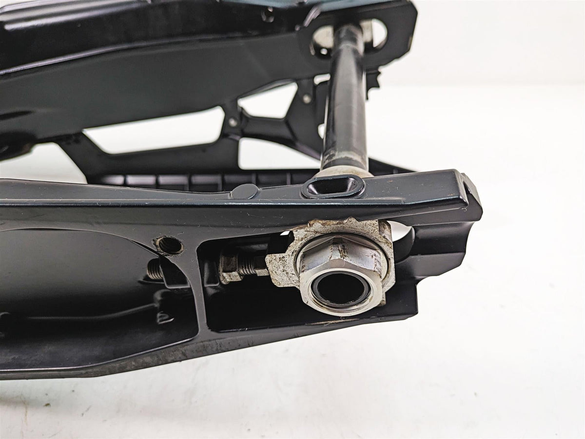 2020 KTM 1290 Super Adventure R Swingarm & Axle & Pivot Bolt 6040403004433 {{ shop.shopifyCountryName }} - Mototech271