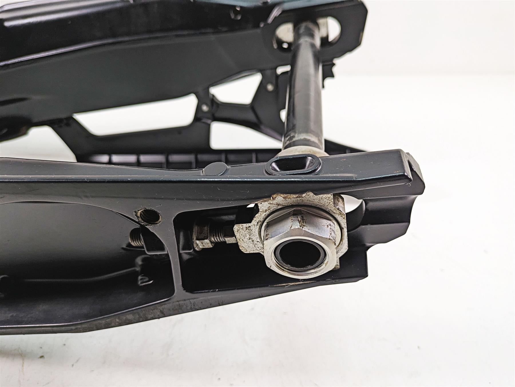 2020 KTM 1290 Super Adventure R Swingarm & Axle & Pivot Bolt 6040403004433 {{ shop.shopifyCountryName }} - Mototech271
